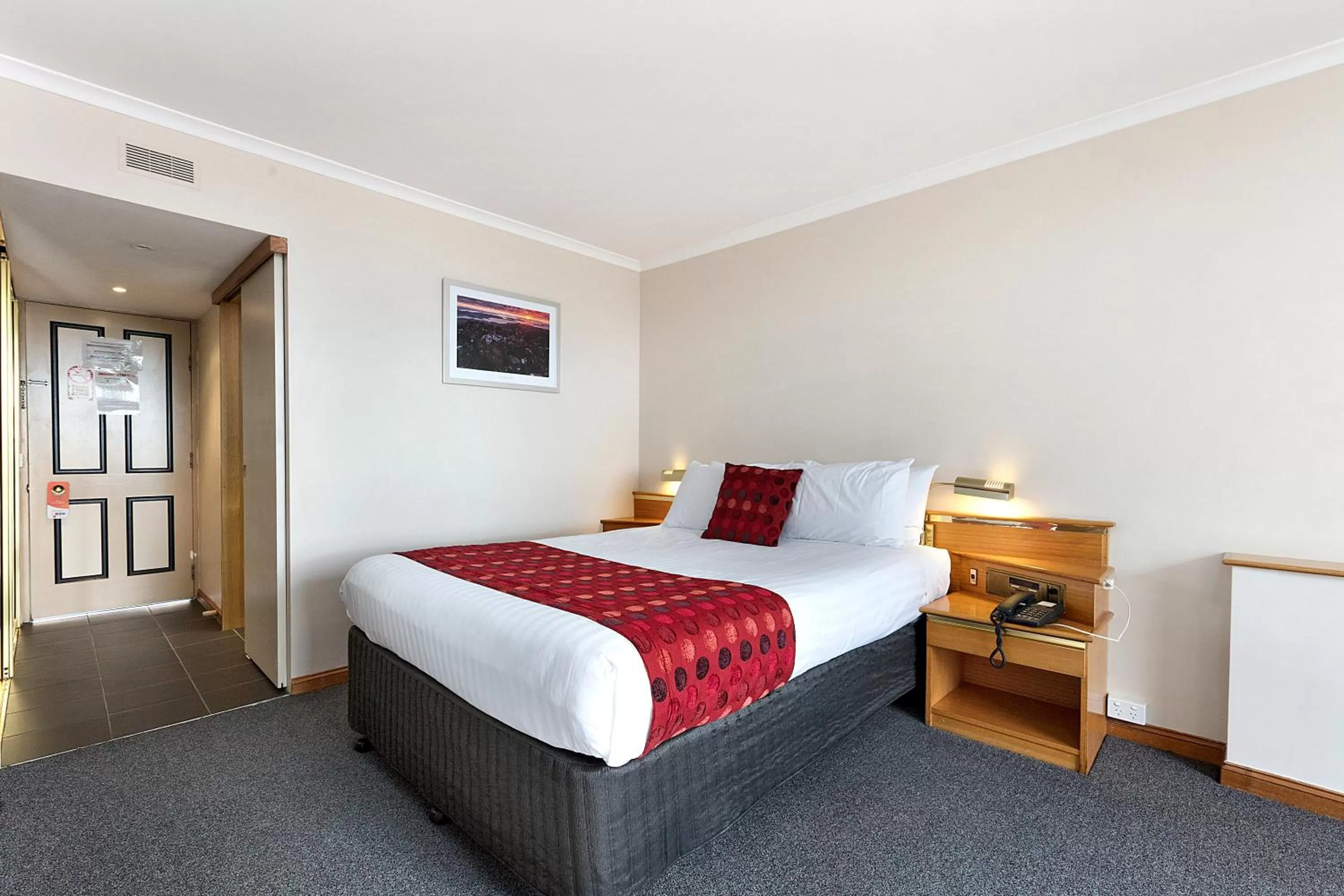 Bed in Commodore Regent Launceston