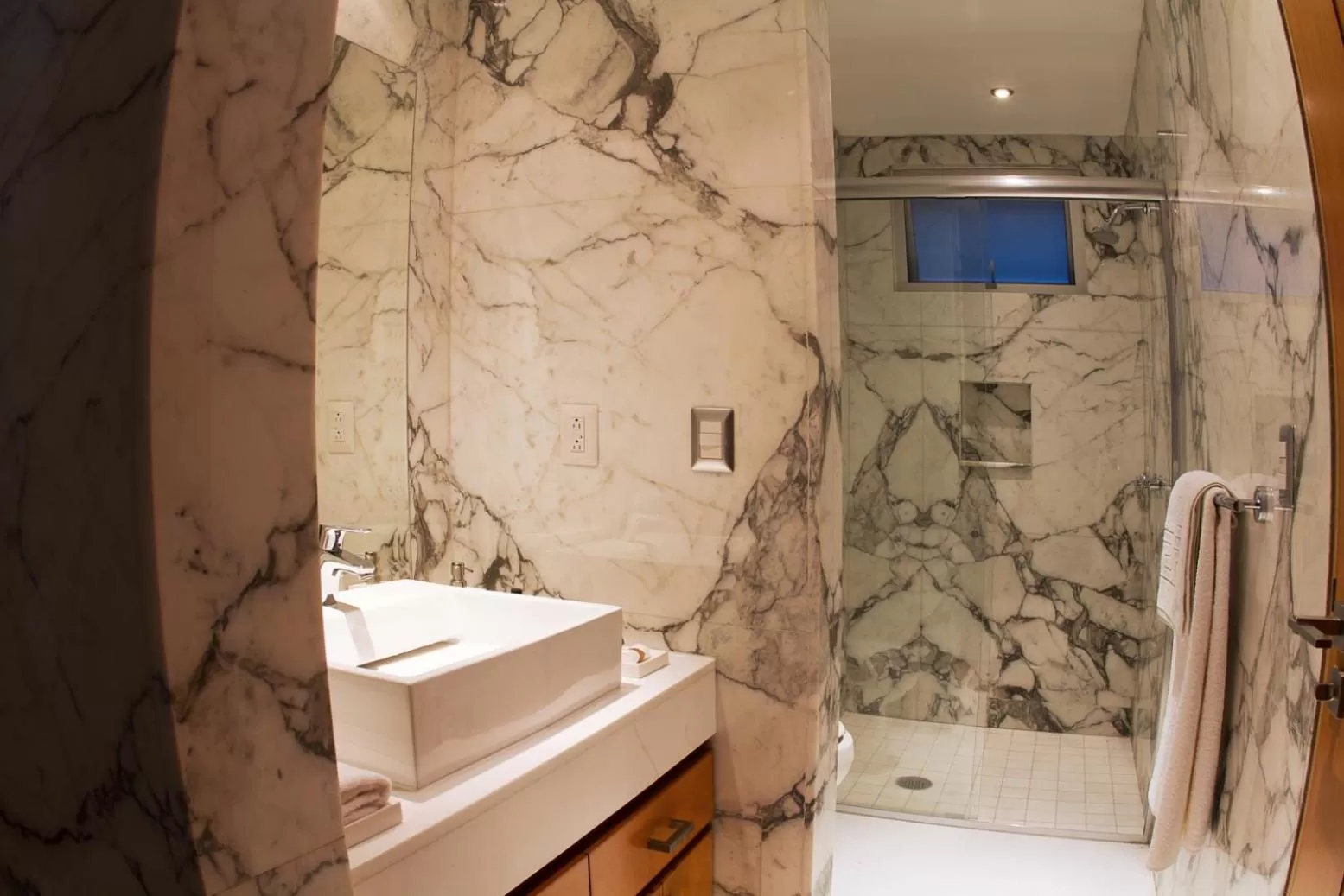 Bathroom in Pennsylvania Suites