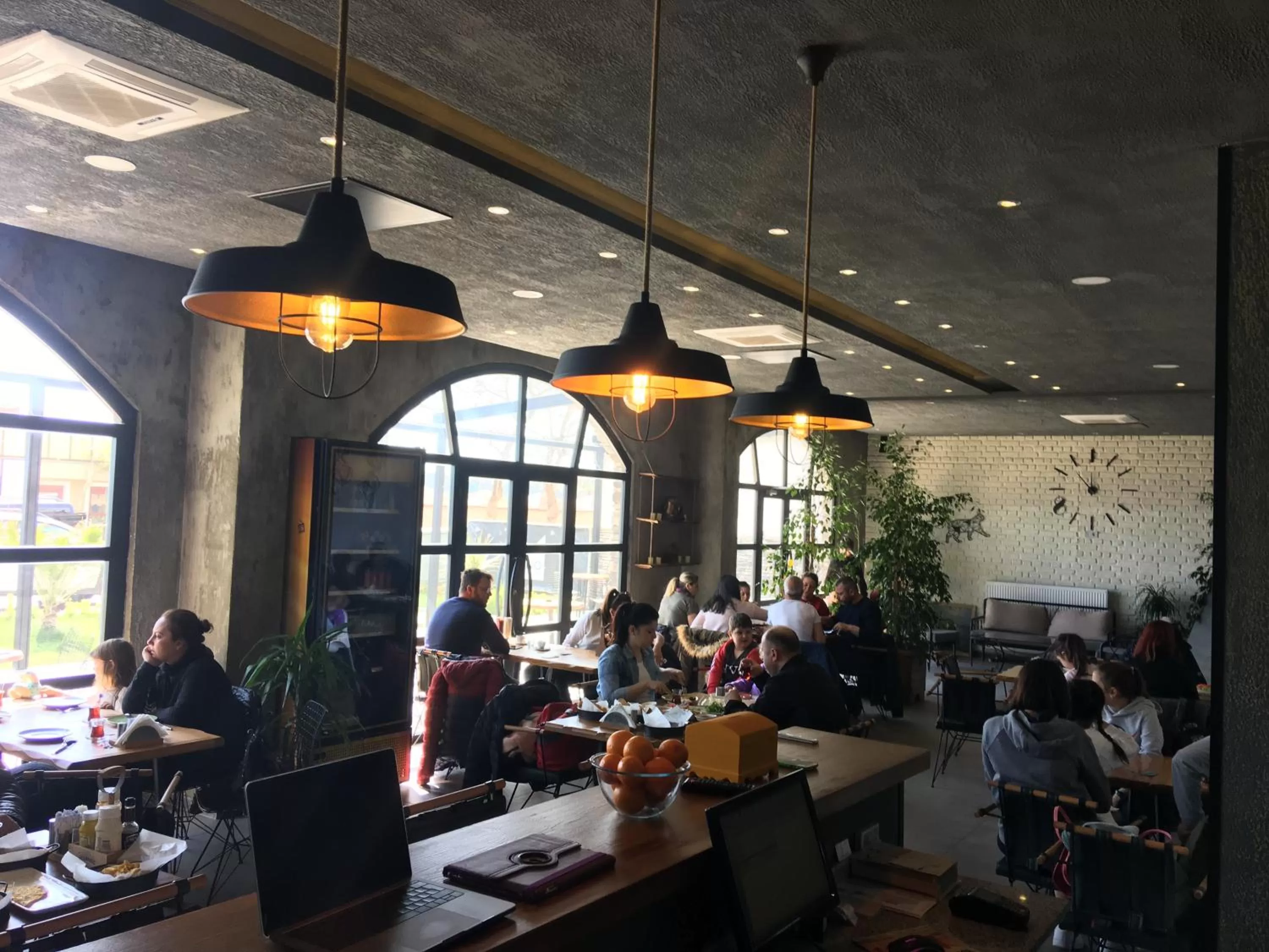 Restaurant/places to eat in 8 Rooms Hotel