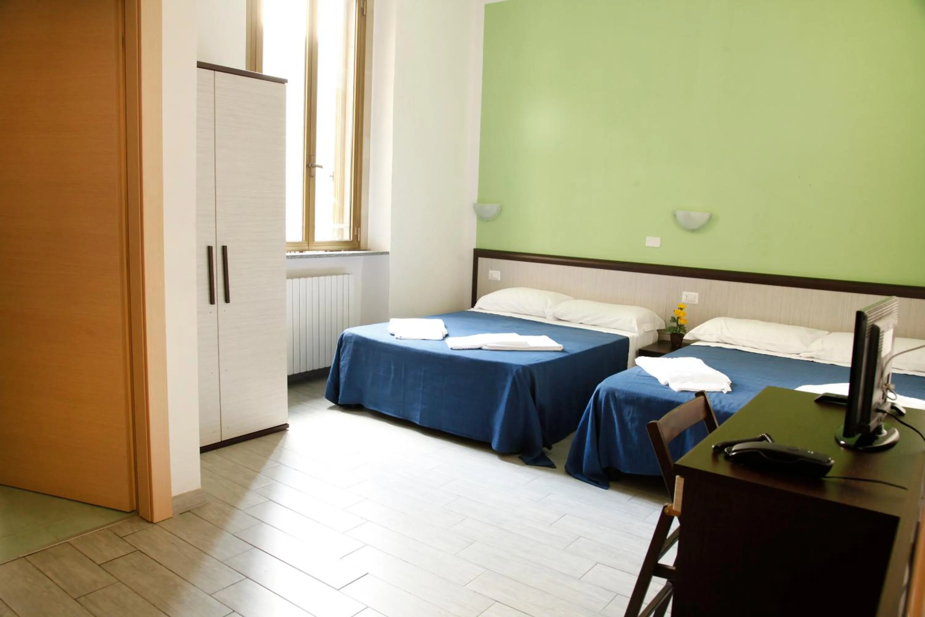 Photo of the whole room, Bed in HOTEL Poma