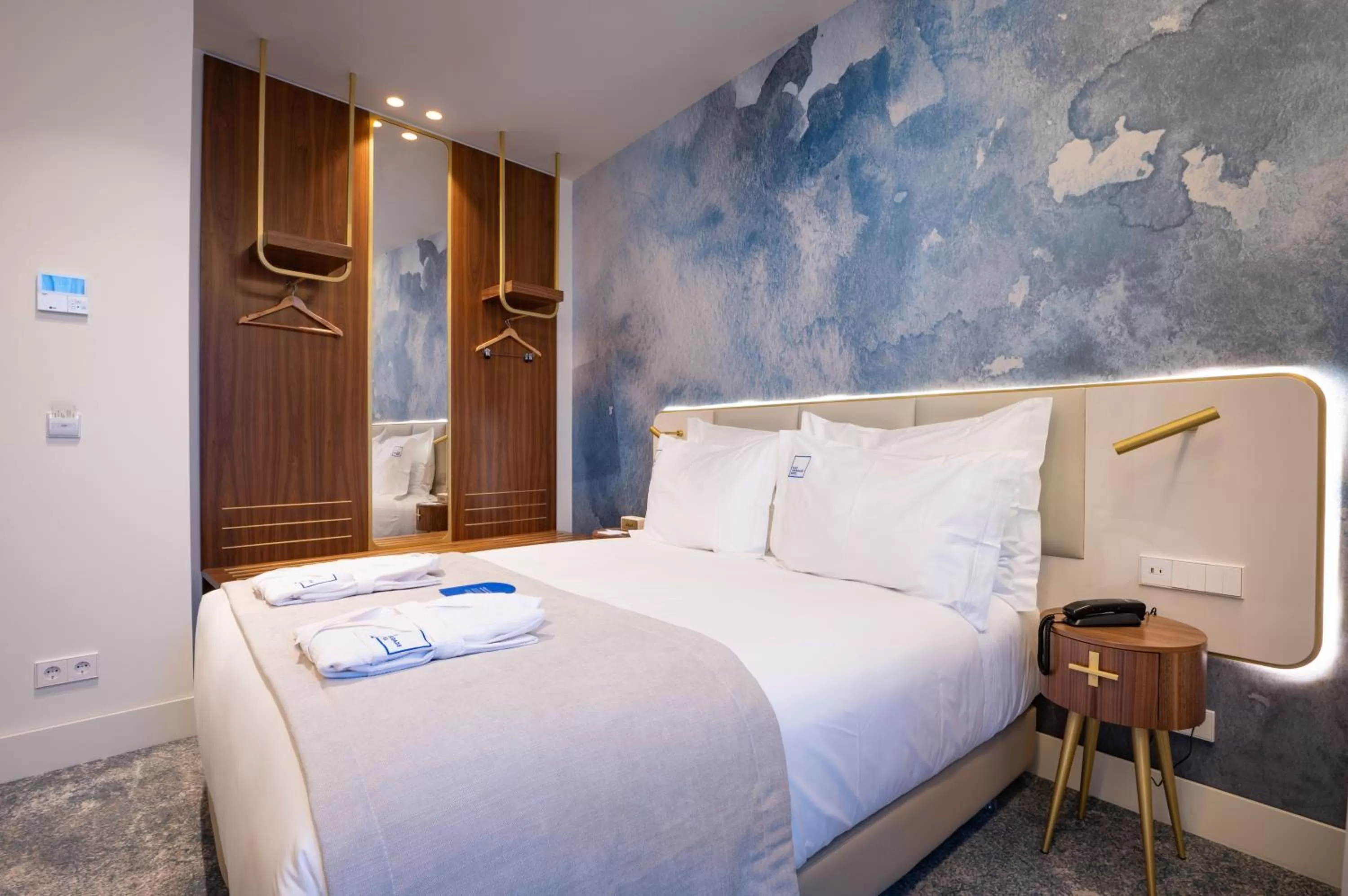 Bed in Blue Liberdade Hotel