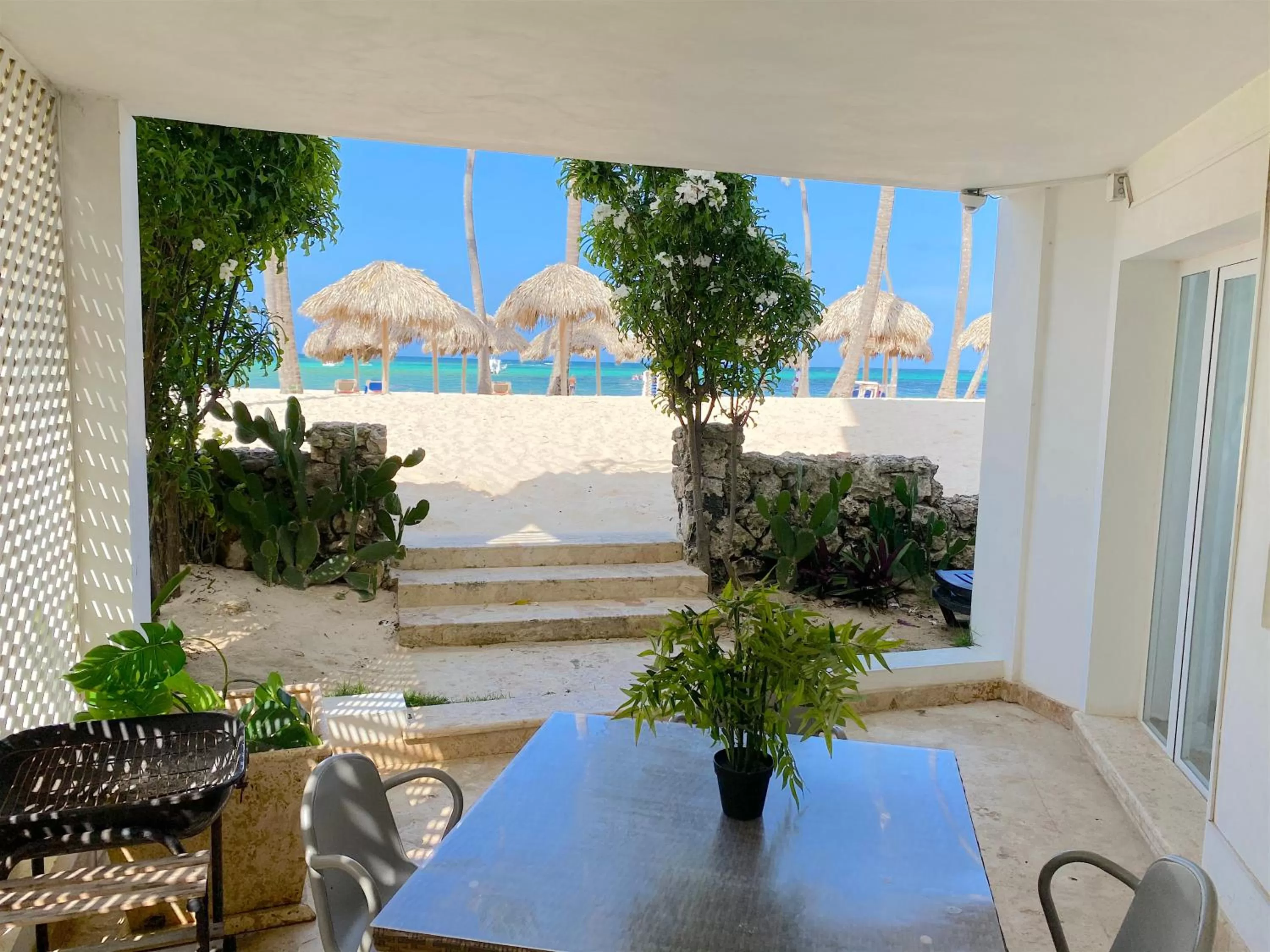 Deluxe Suite with Sea View in LOS CORALES VILLAS and SUITES - BEACH CLUB, SPA, RESTAURANTS