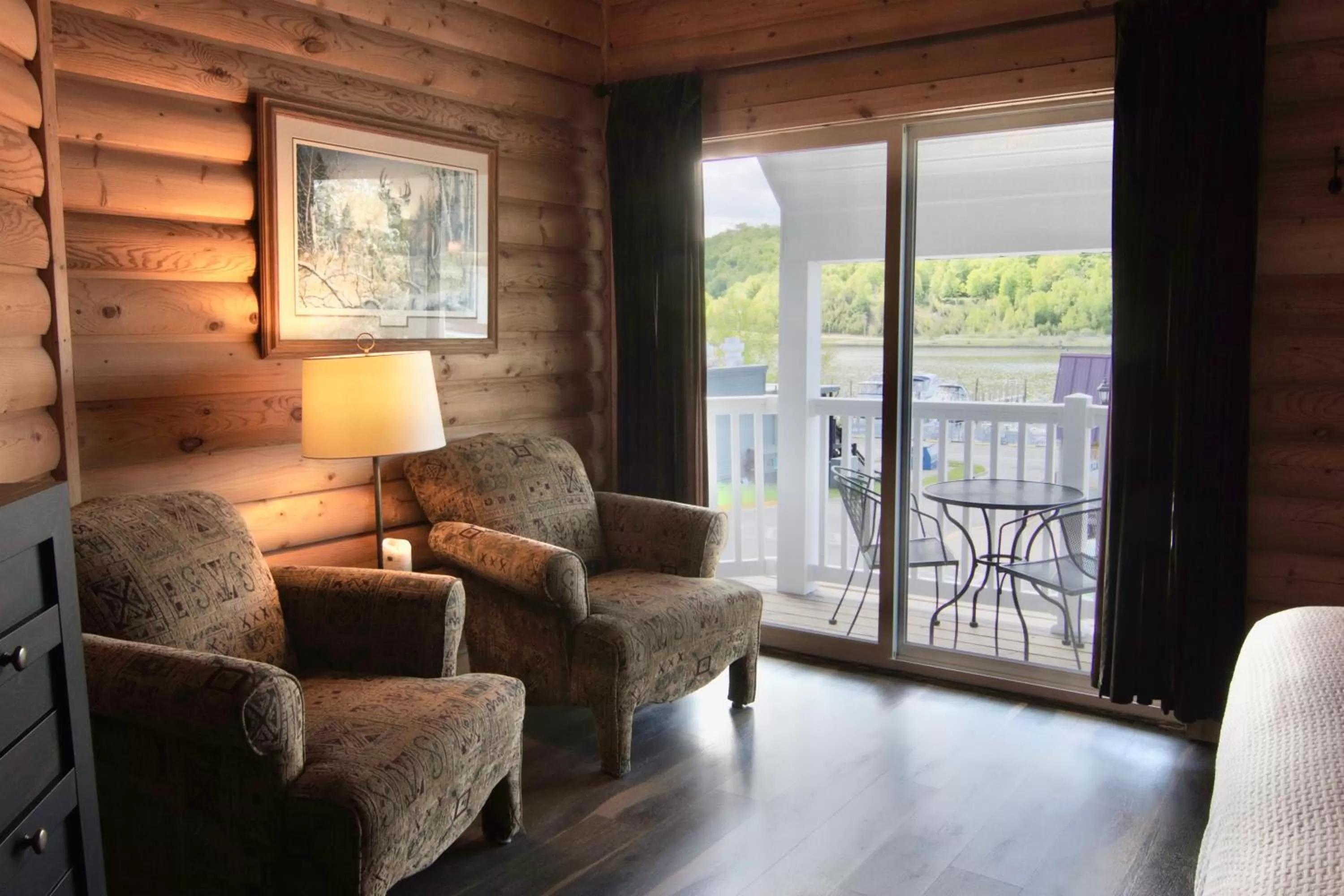 Seating Area in Hotel Frankfort & Restaurant
