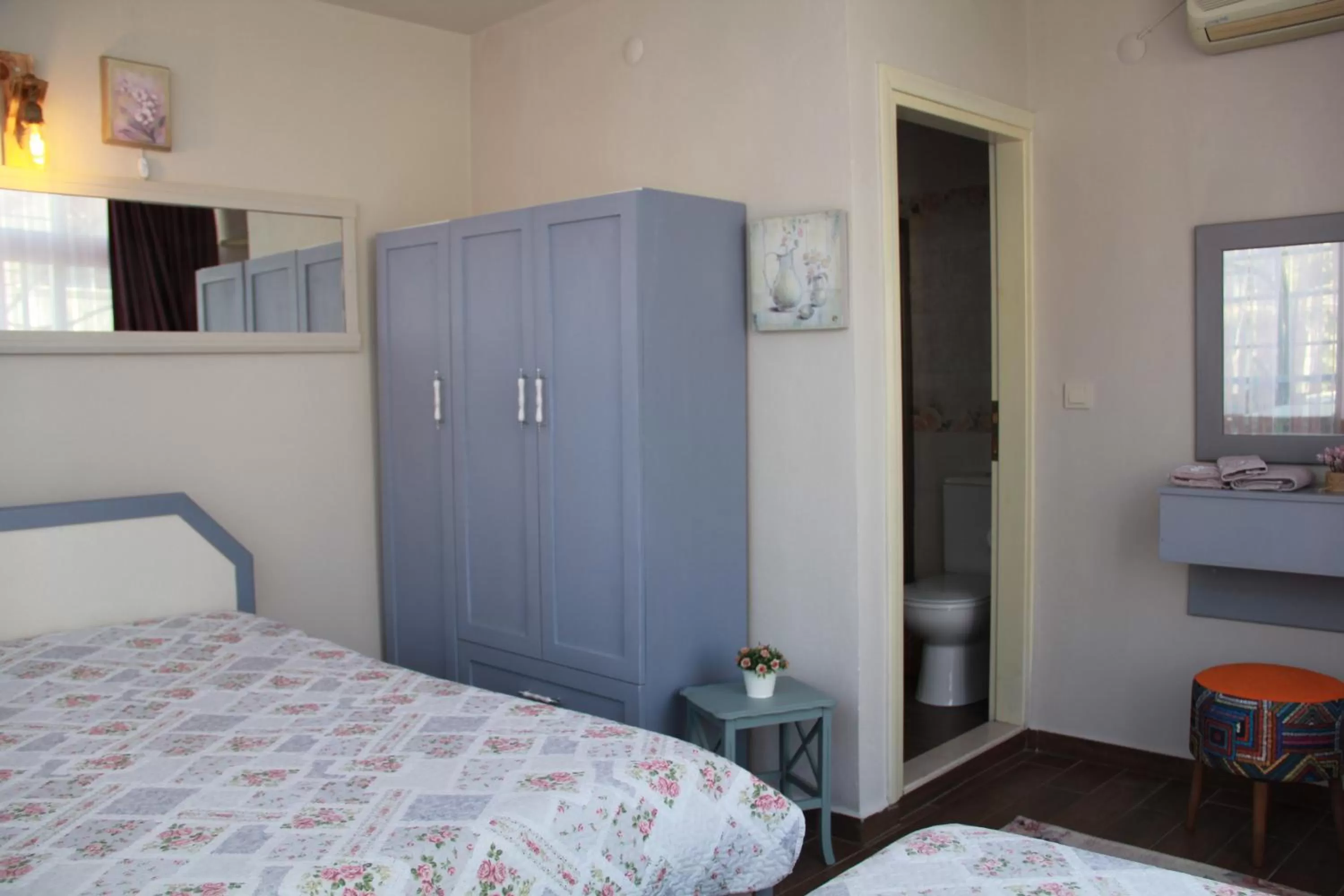 Photo of the whole room, Bed in Balim Sultany