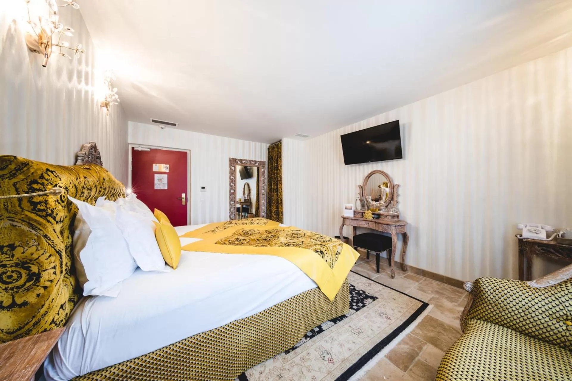 Bed in Le Petit Palais D'Aglae