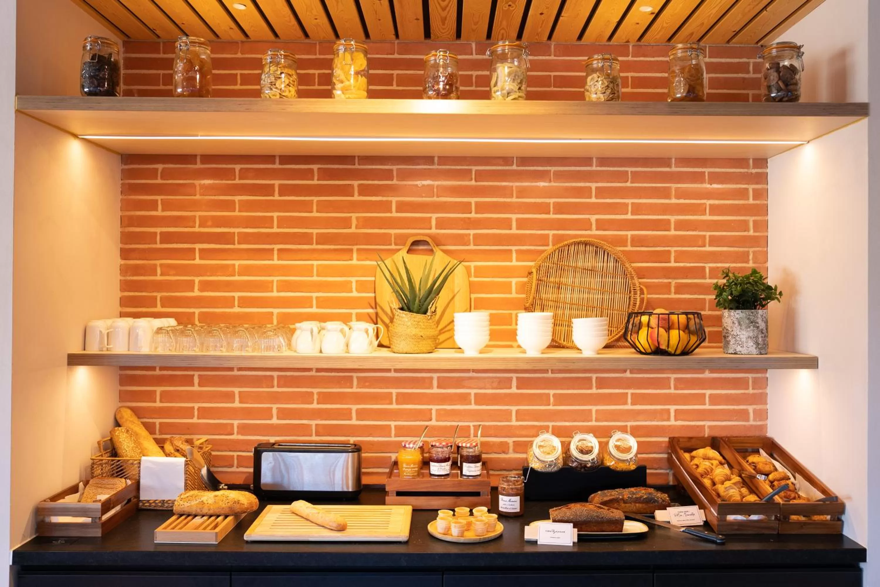 Breakfast in ibis Styles Montauban