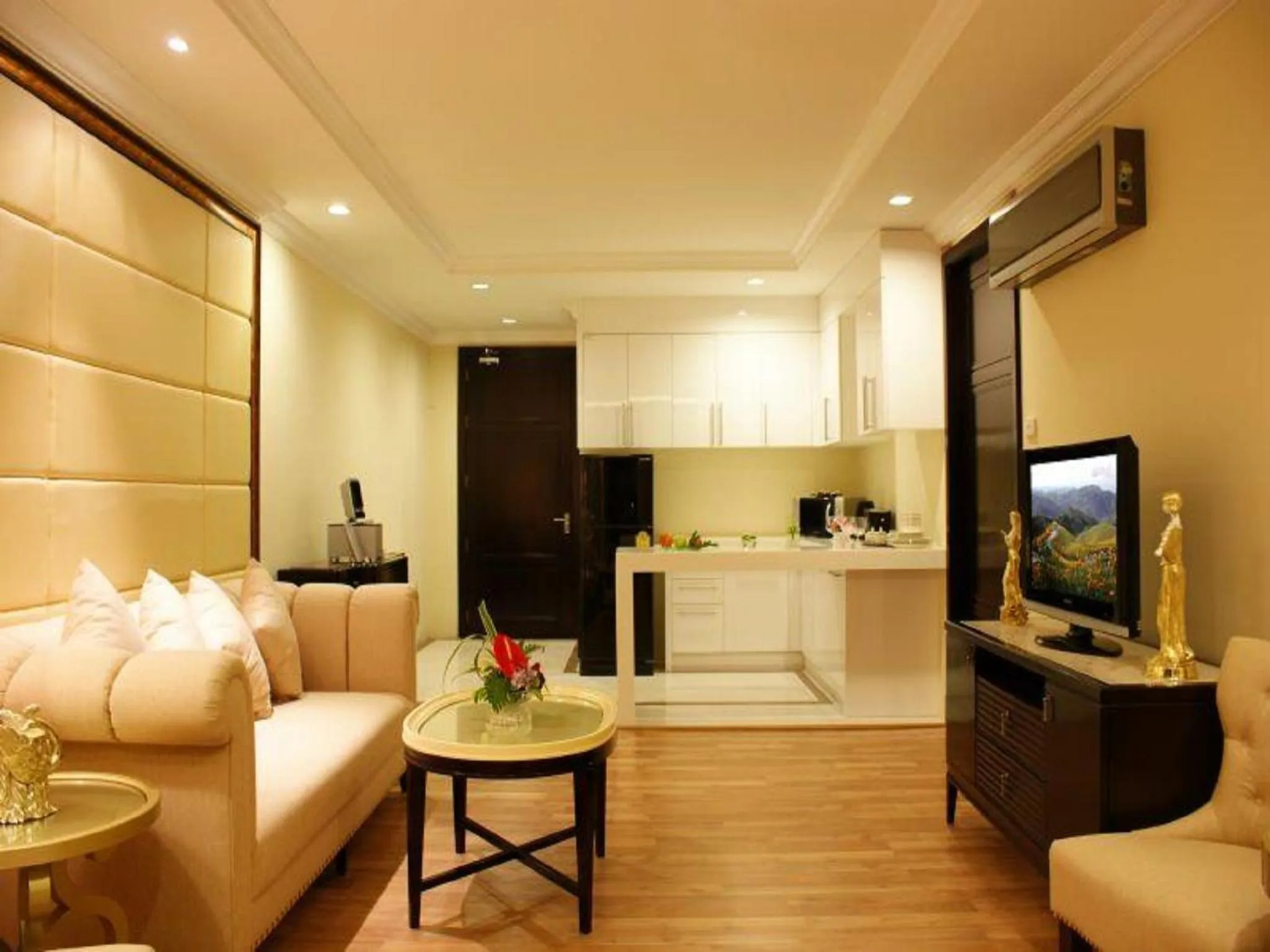 Executive One-Bedroom Suite in Lk Legend Hotel