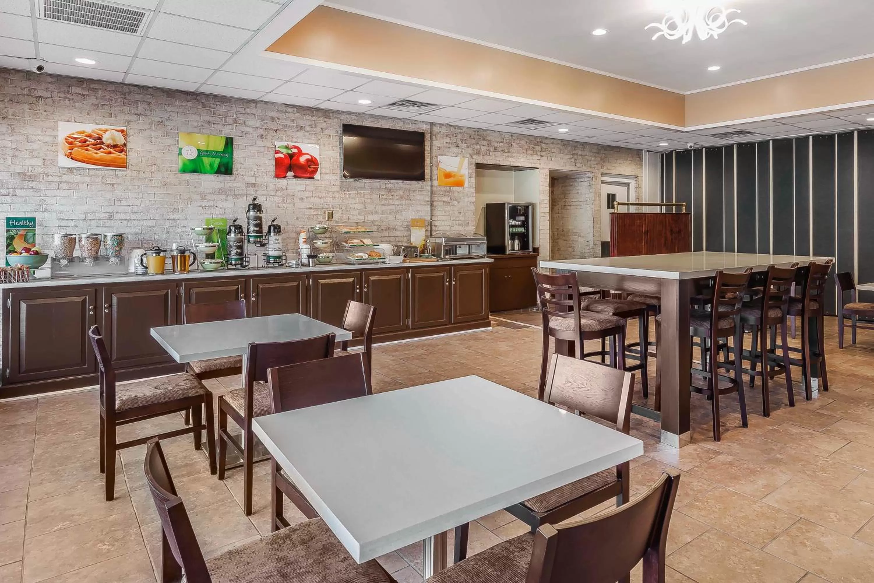 Continental breakfast in Quality Inn South Boston - Danville East