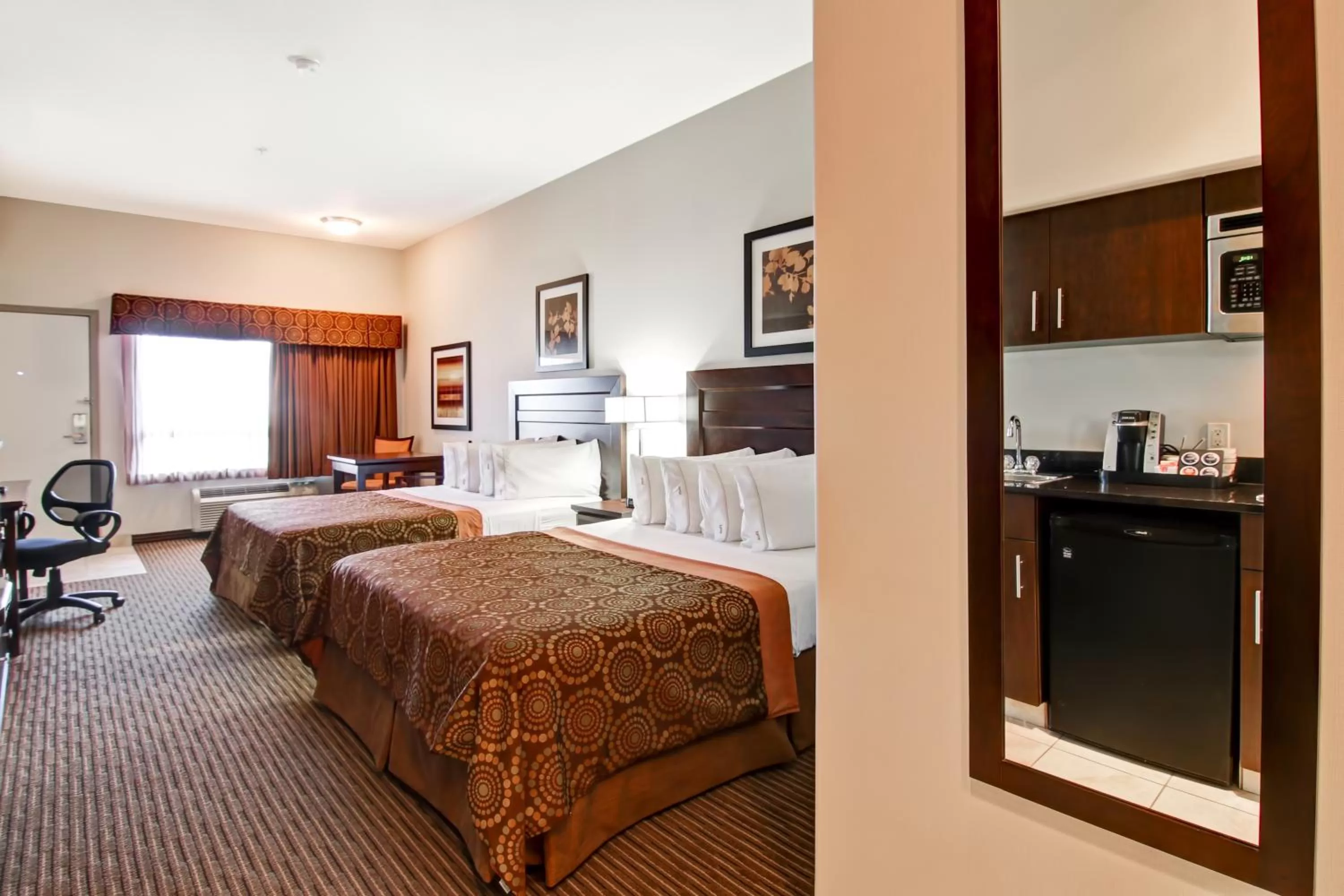 Bed in Canalta Hotel Moosomin