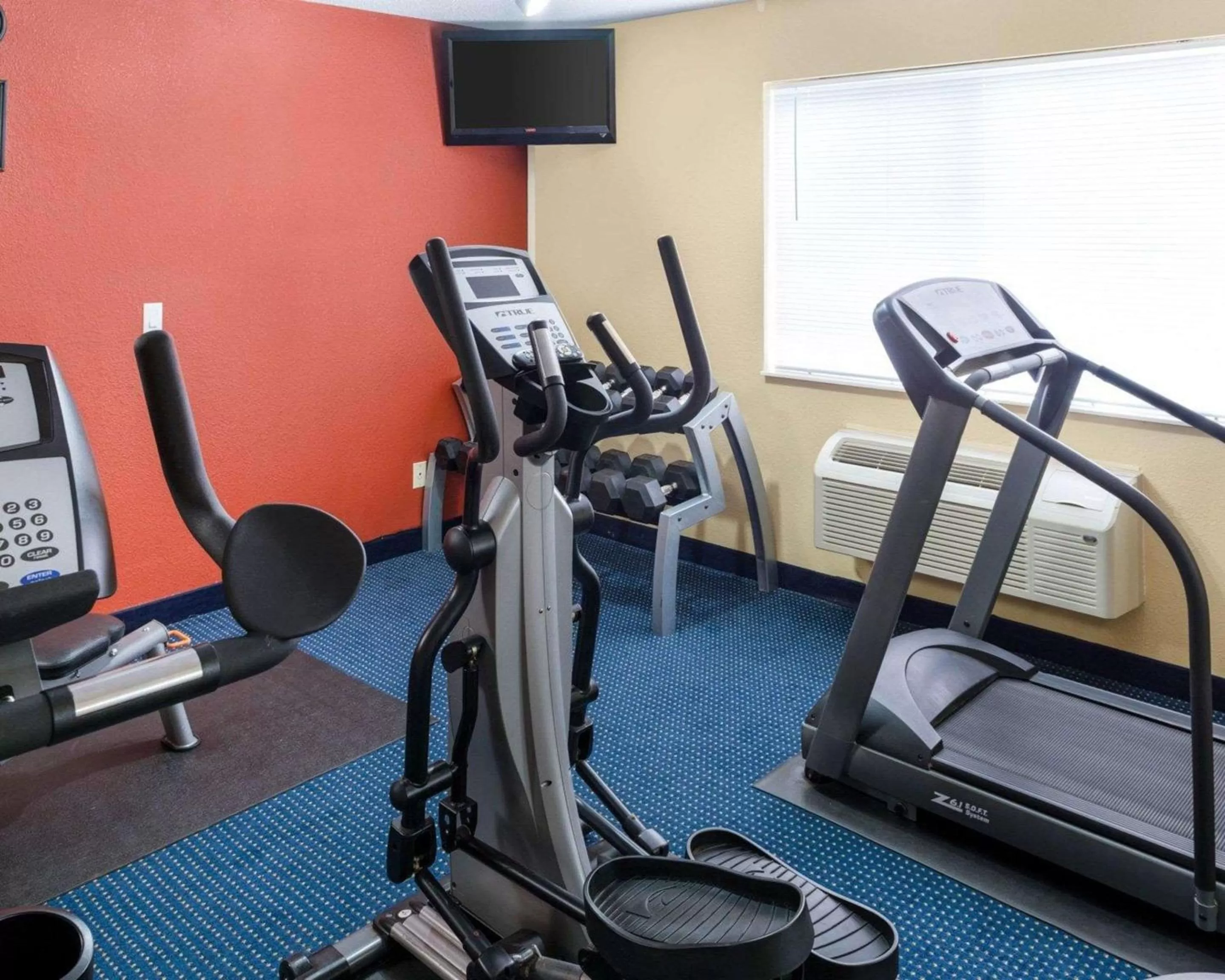 Fitness centre/facilities in Quality Inn Lakeville North