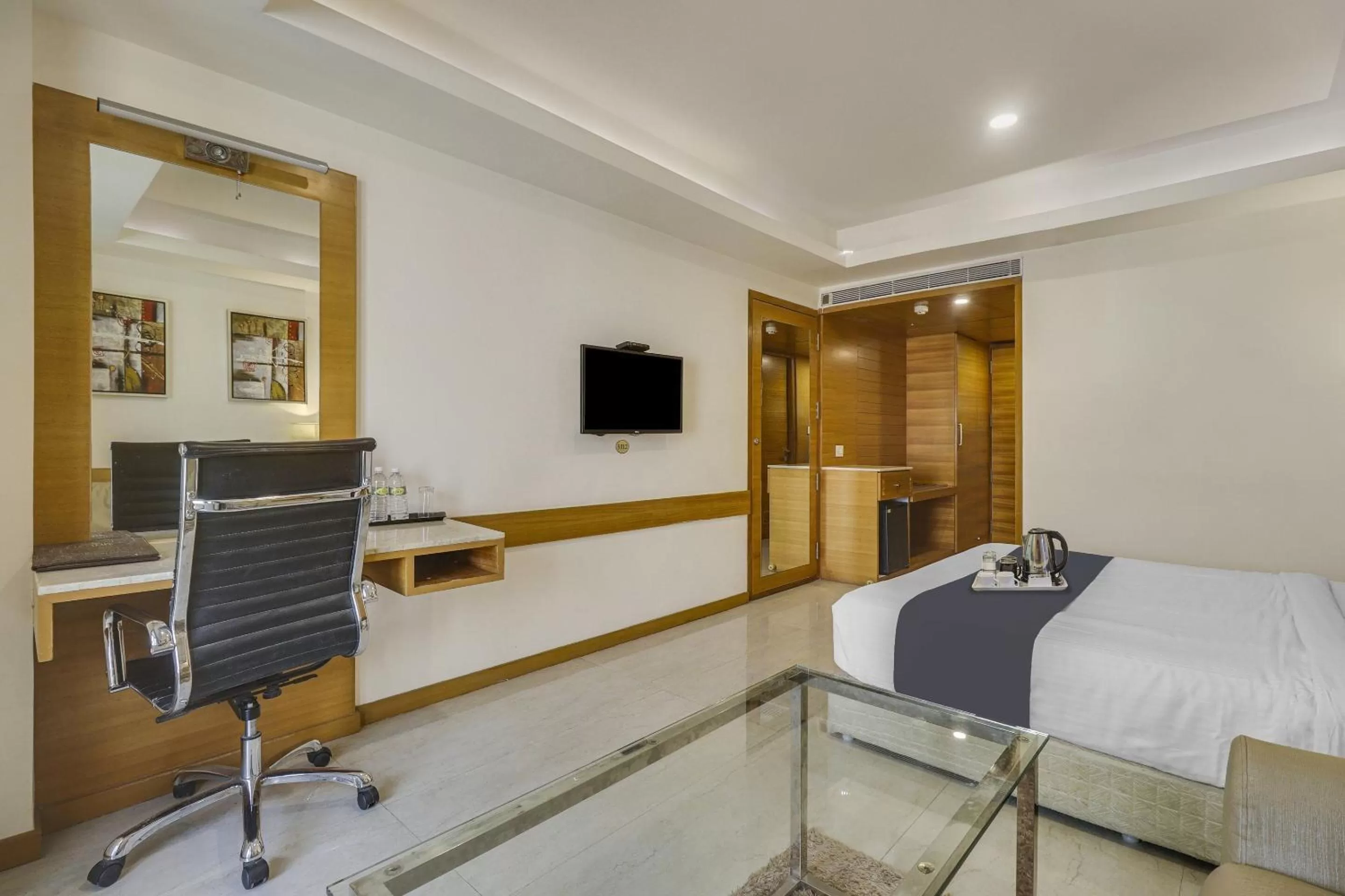 Bedroom in Palette - Hotel Chennai La Palace