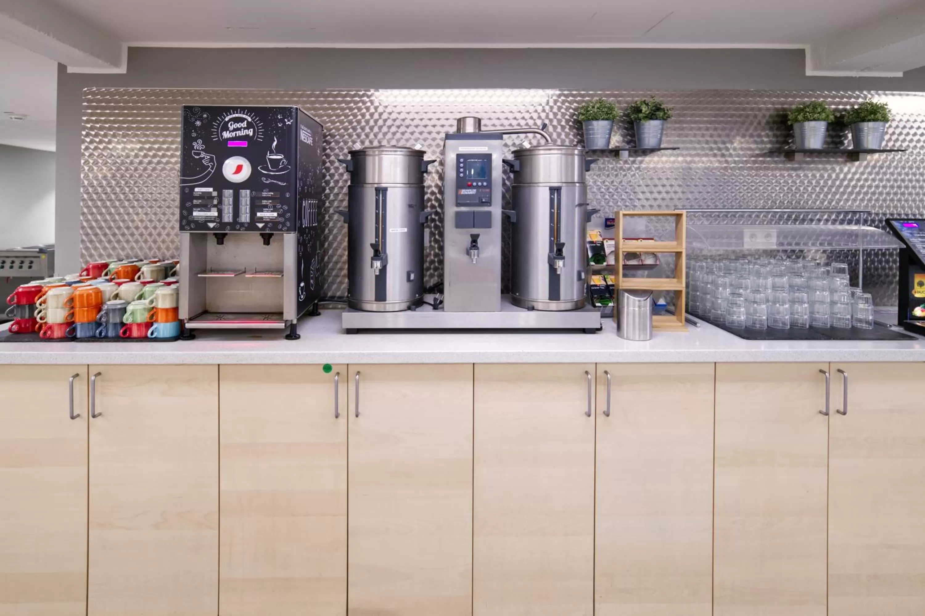 Breakfast in a&o München Hackerbrücke