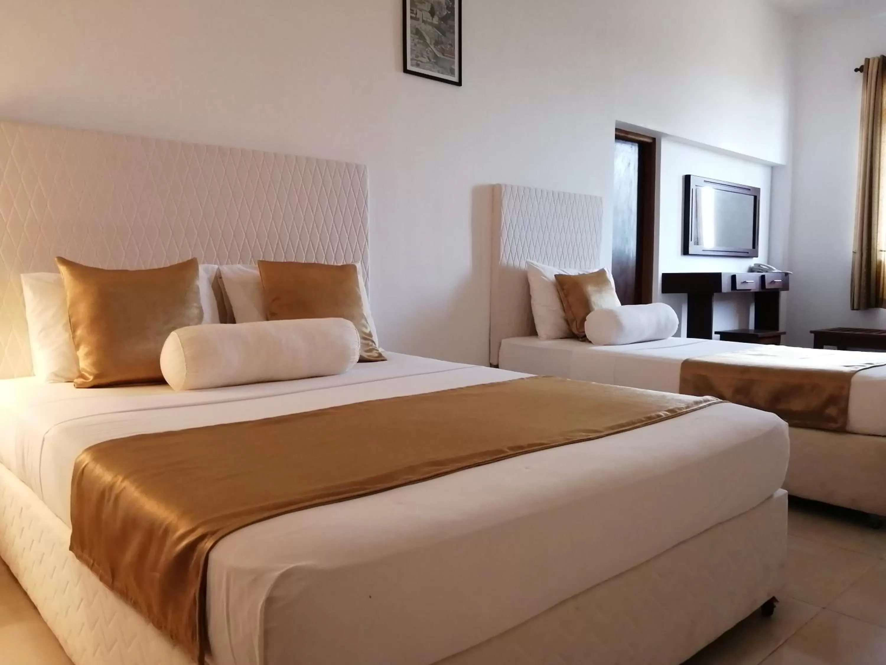 Bed in Kandy Highland Unique Hotel