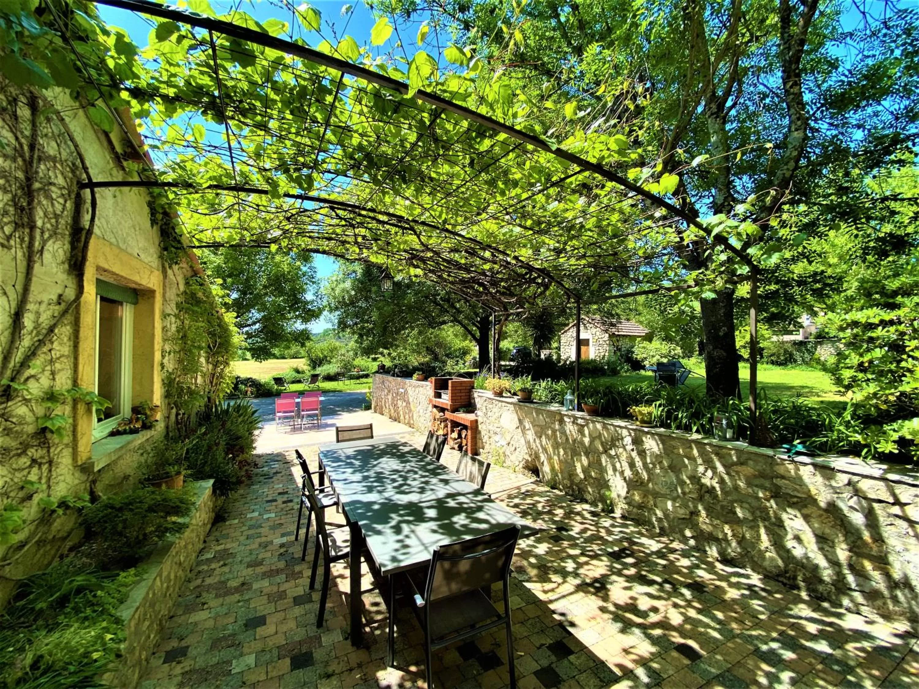 Gîte de groupe 16p, 7 ch, 6 sdb, PARC et SALLE DE RECEPTION