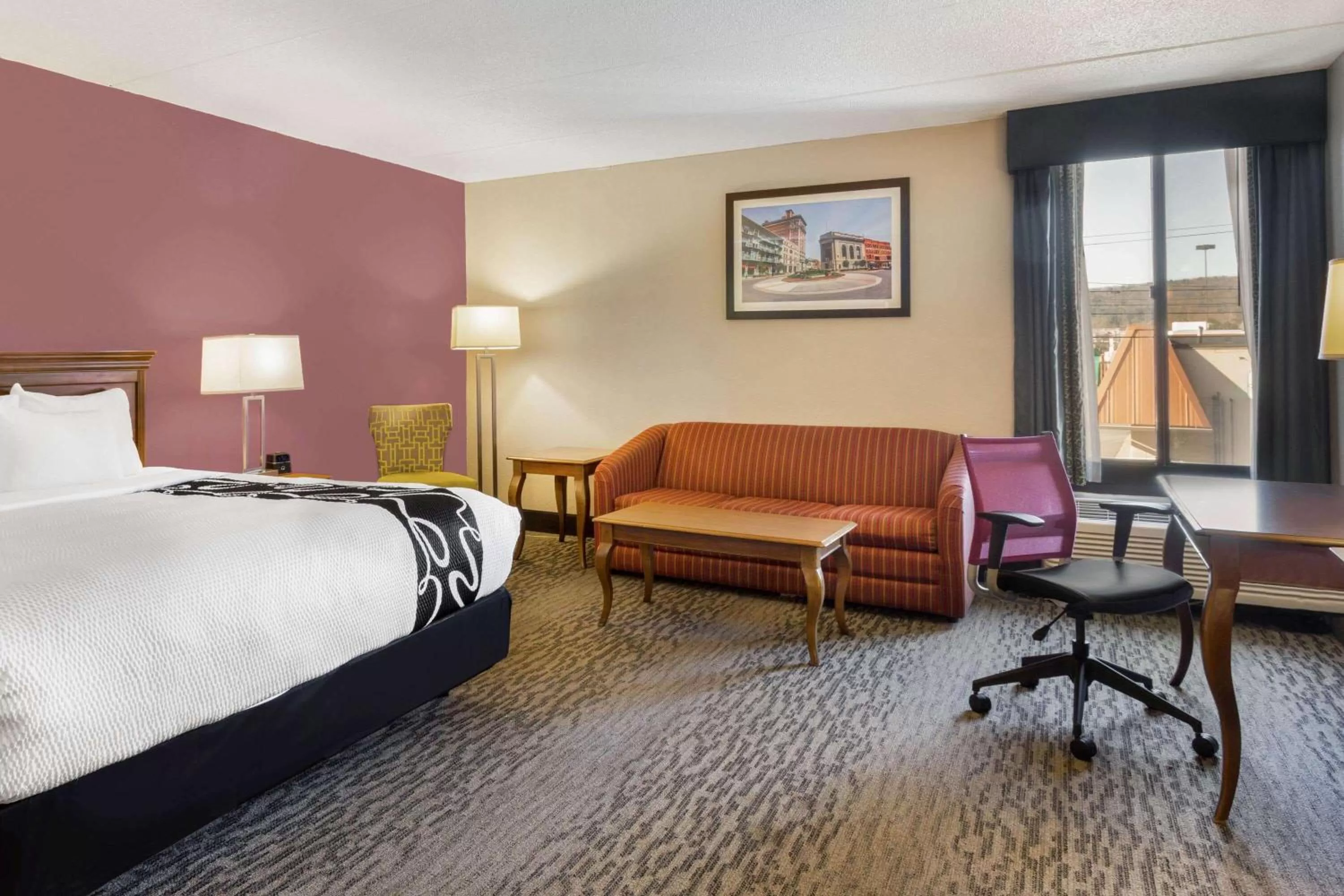 Photo of the whole room, Bed in La Quinta Inn by Wyndham Binghamton - Johnson City