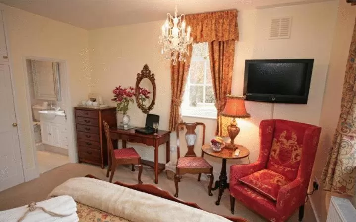 Coffee/tea facilities, TV/Entertainment Center in Saltcote Place