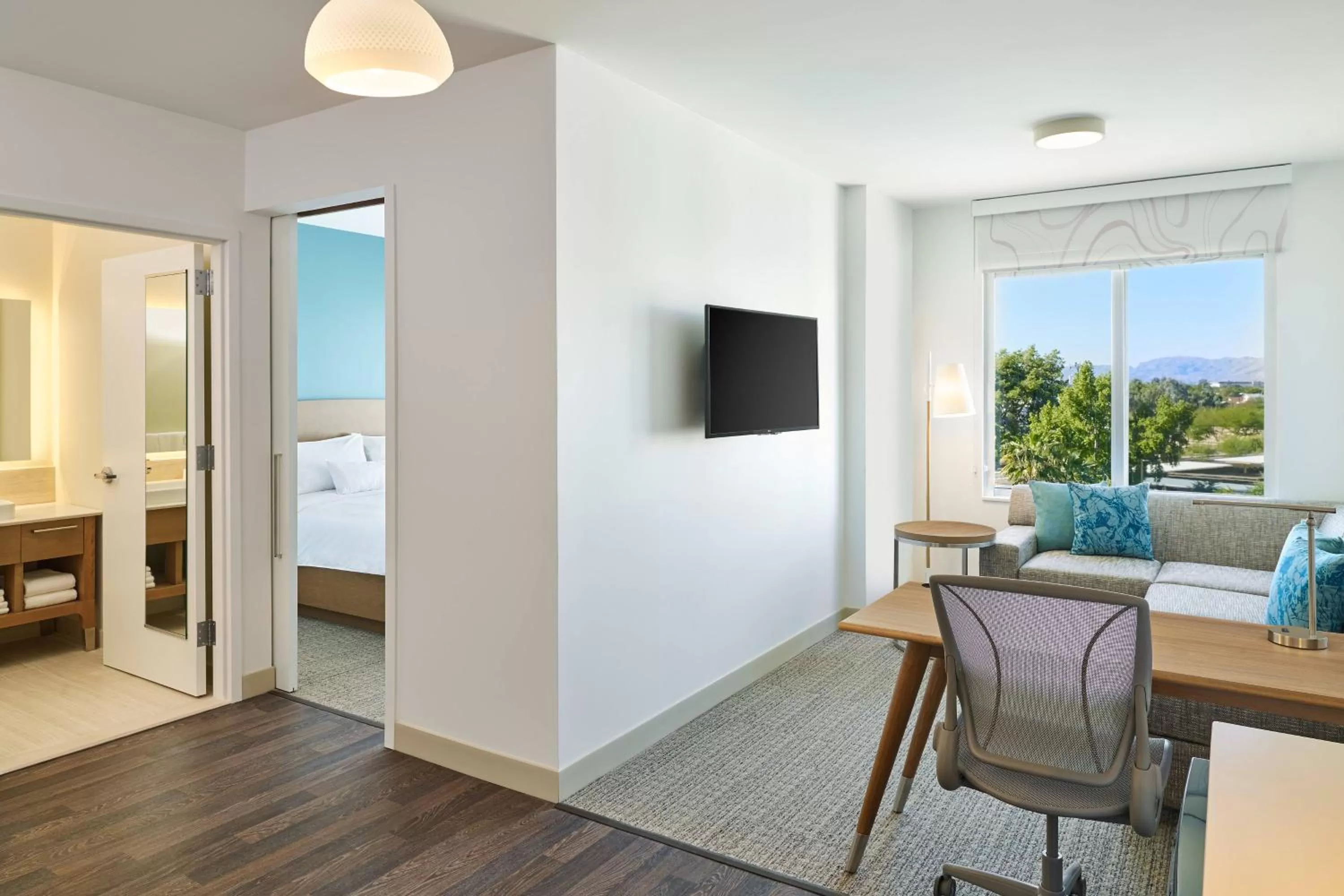 King Suite with Sofa Bed in Element Chandler Fashion Center