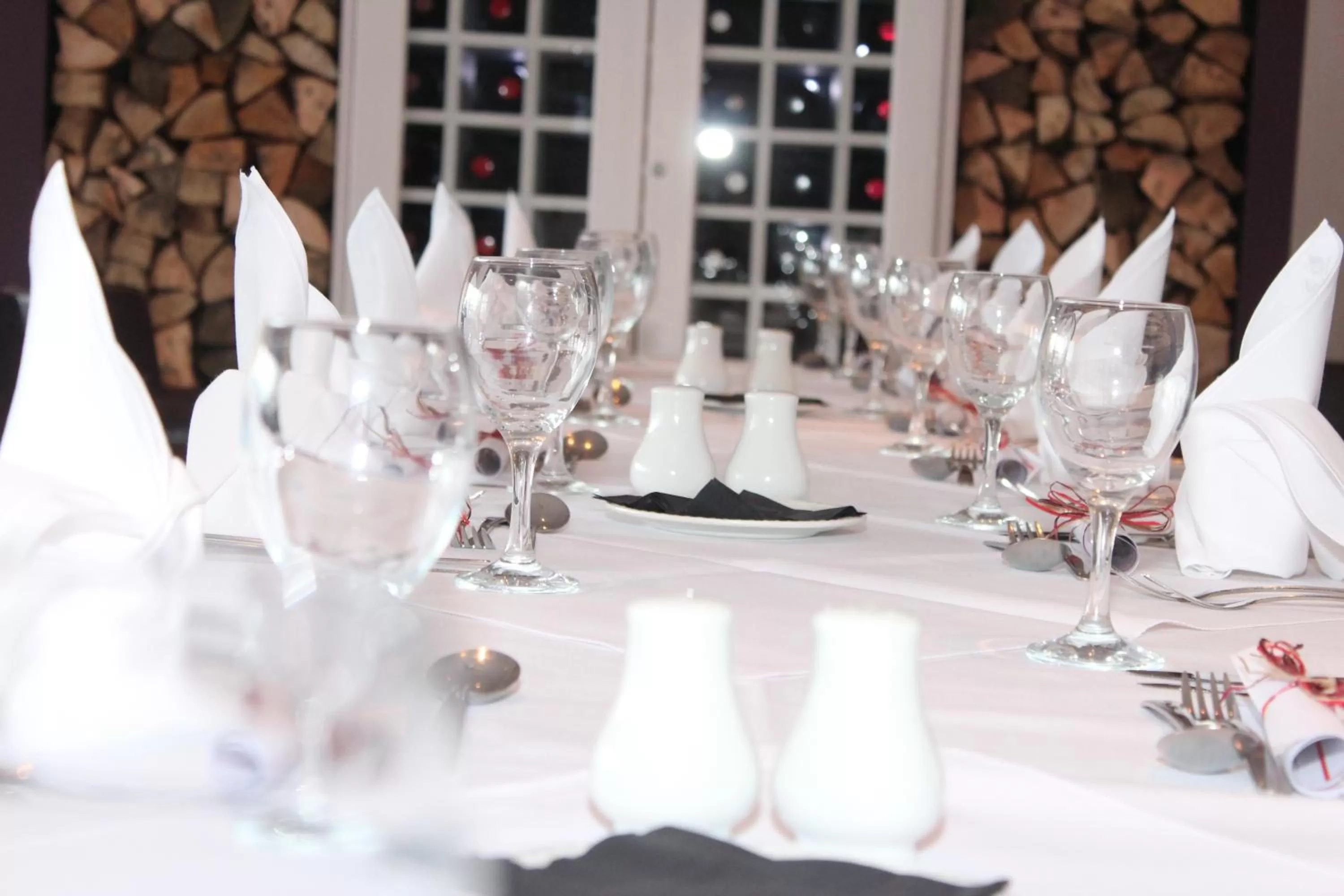 Restaurant/places to eat in The Vine Hotel, Skegness