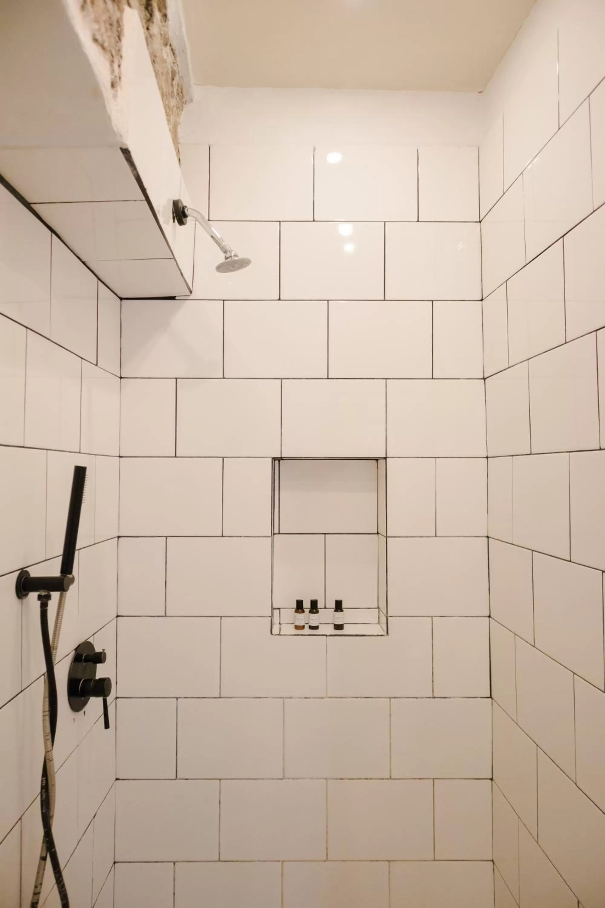 Shower, Bathroom in Hotel Maria Isabela