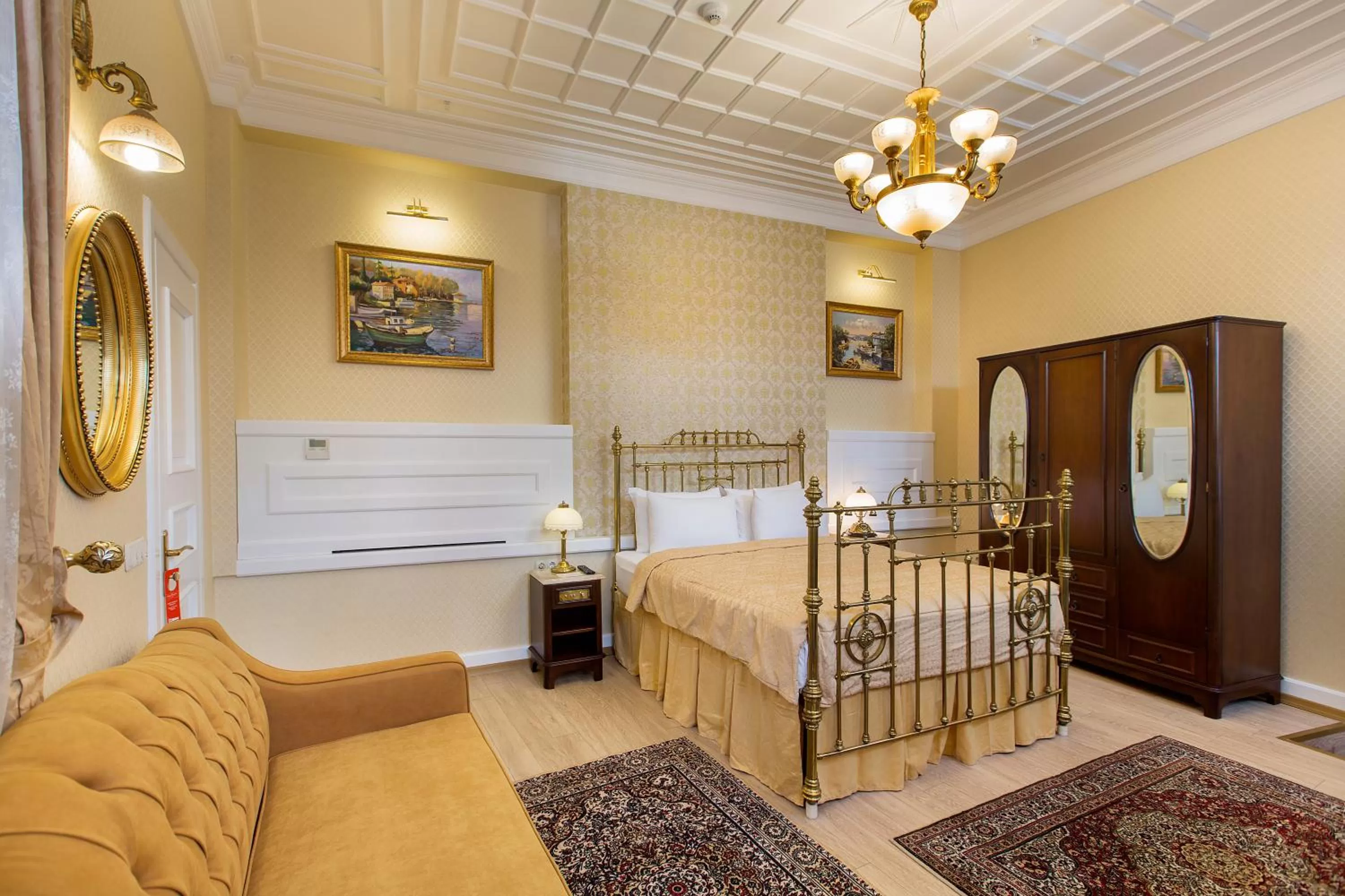 Bedroom, Bed in Darussaade Hotel Old City - Sultanahmet