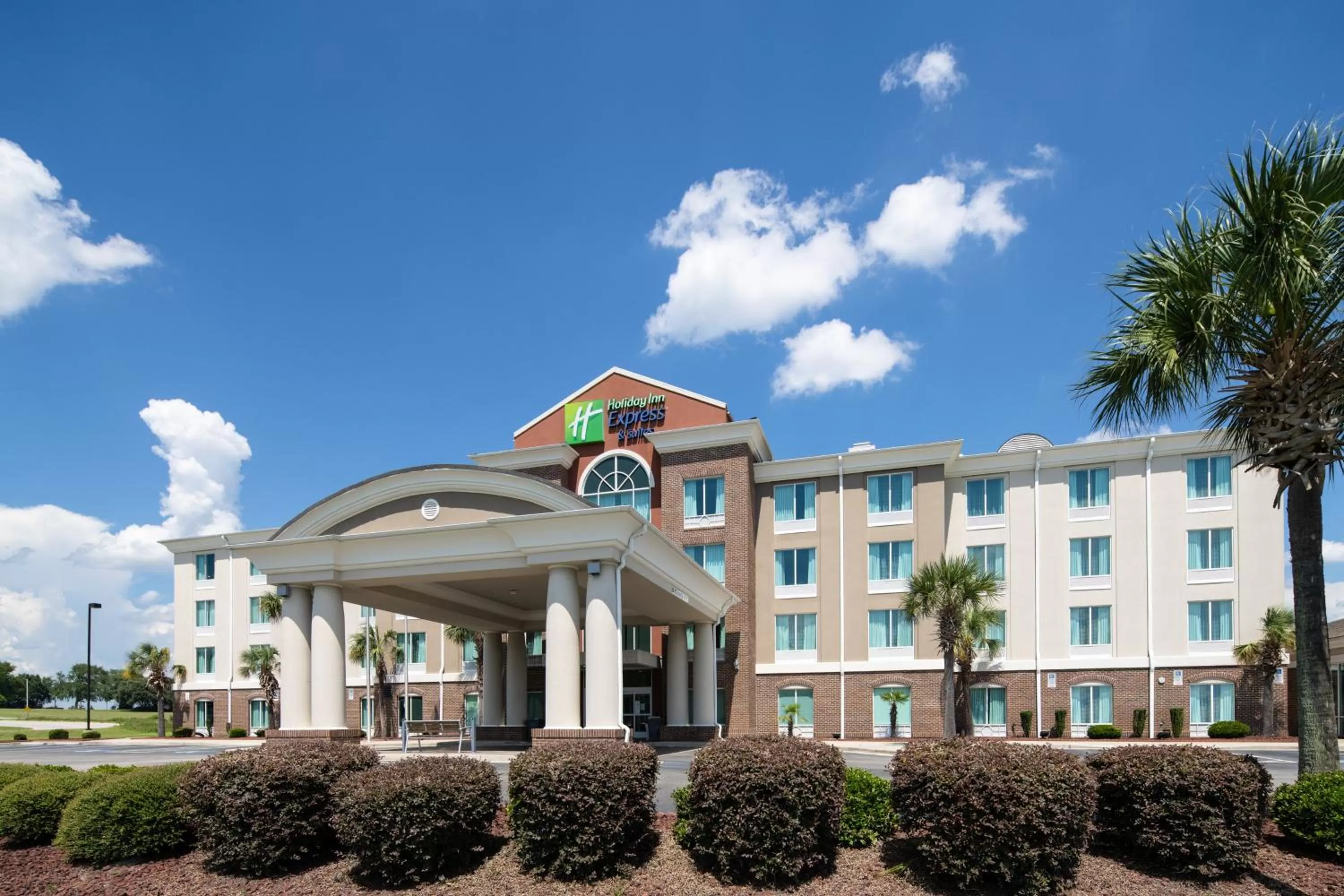 Property building in Holiday Inn Express & Suites Florence by IHG