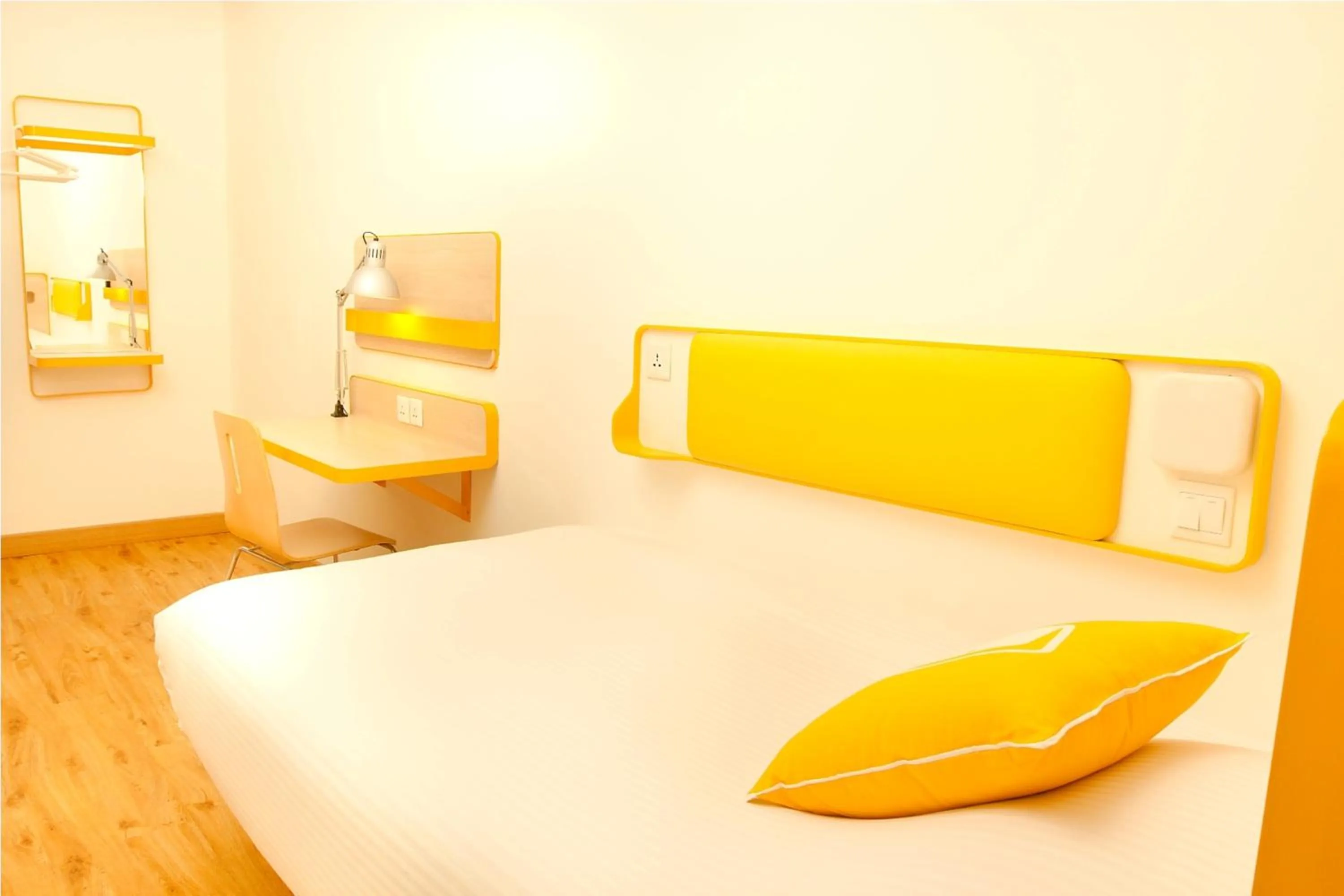 Seating area, Bed in Bloomrooms @ Link Road