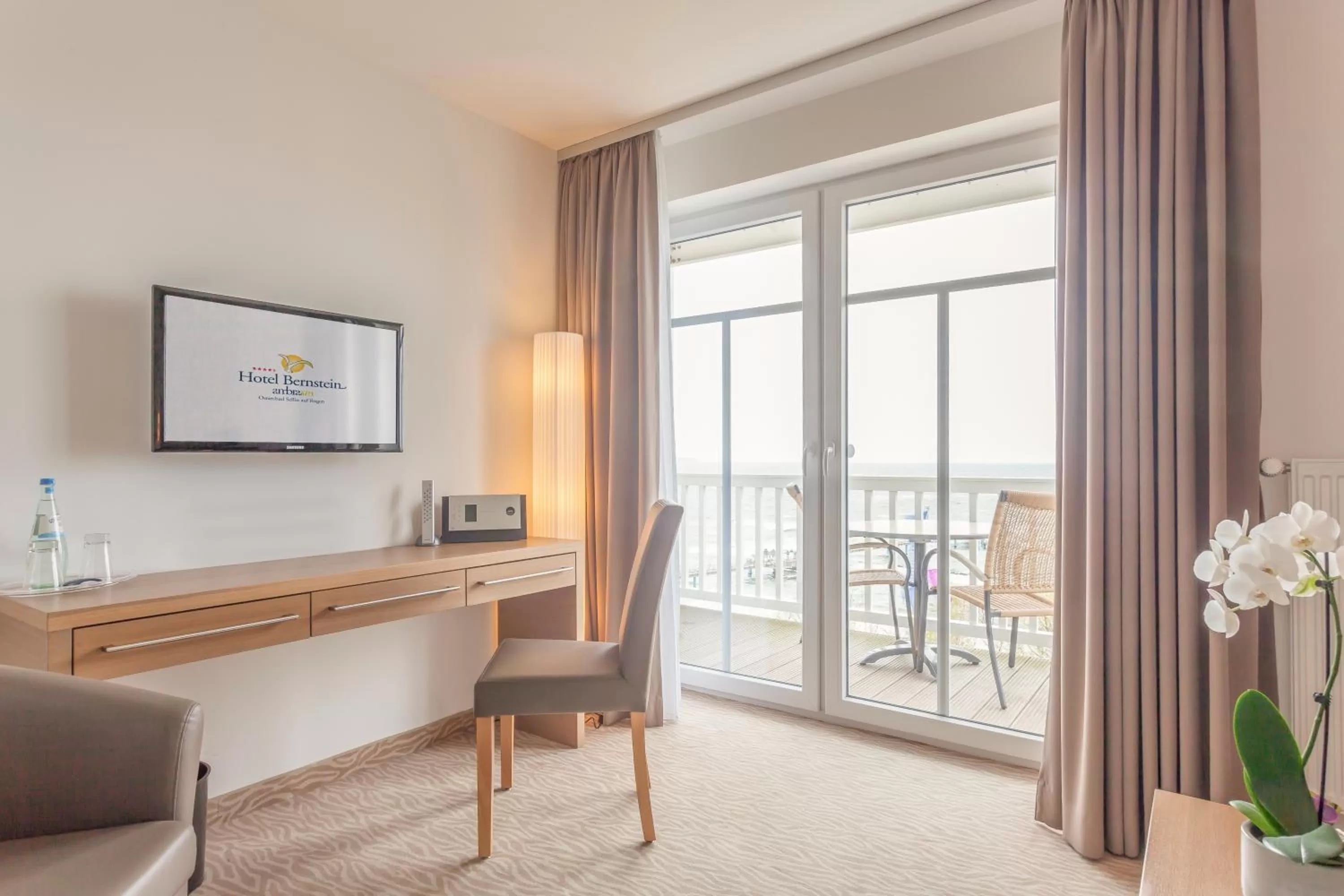 Photo of the whole room in Hotel Bernstein