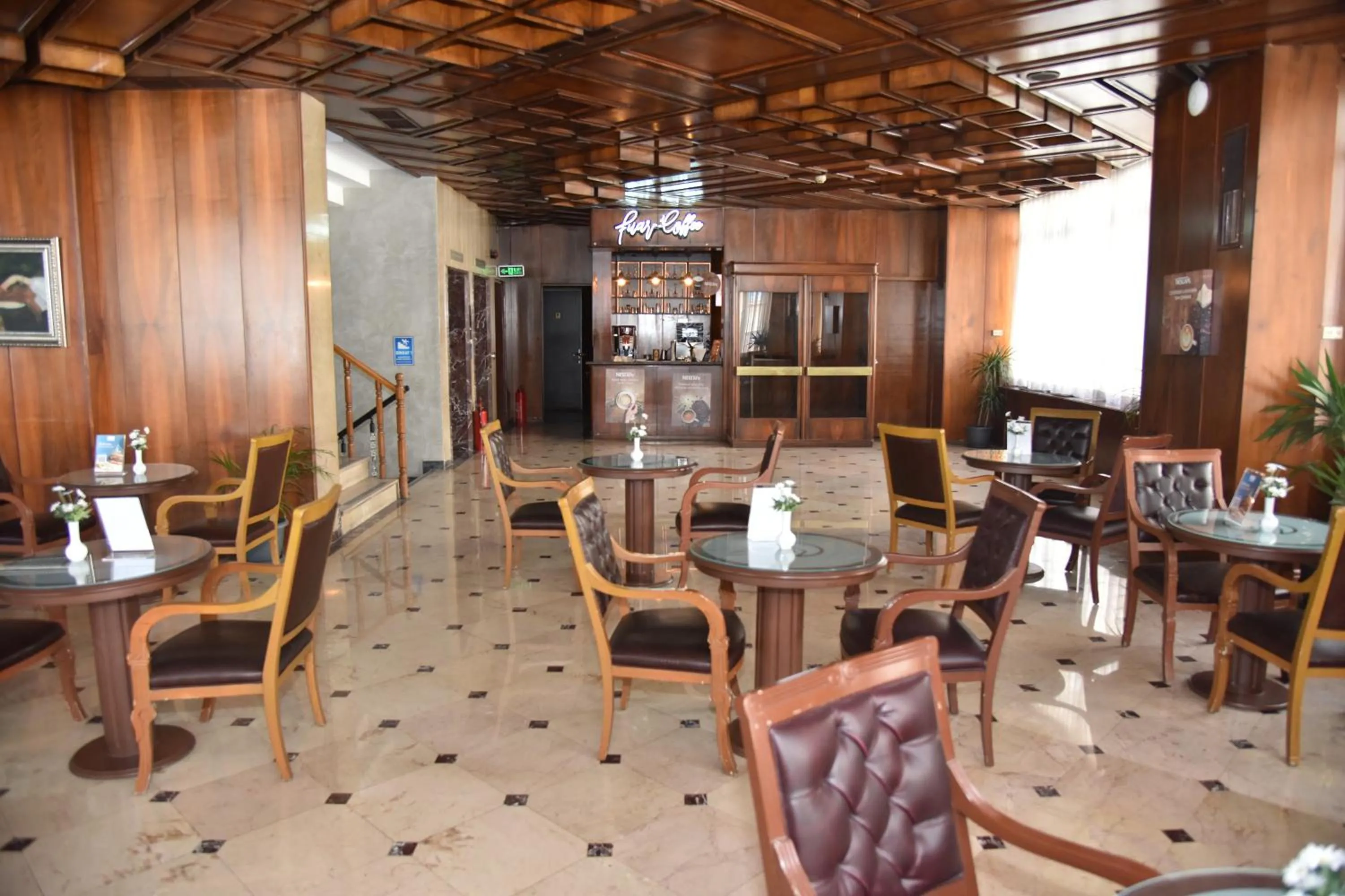 Restaurant/places to eat in Fuar Hotel