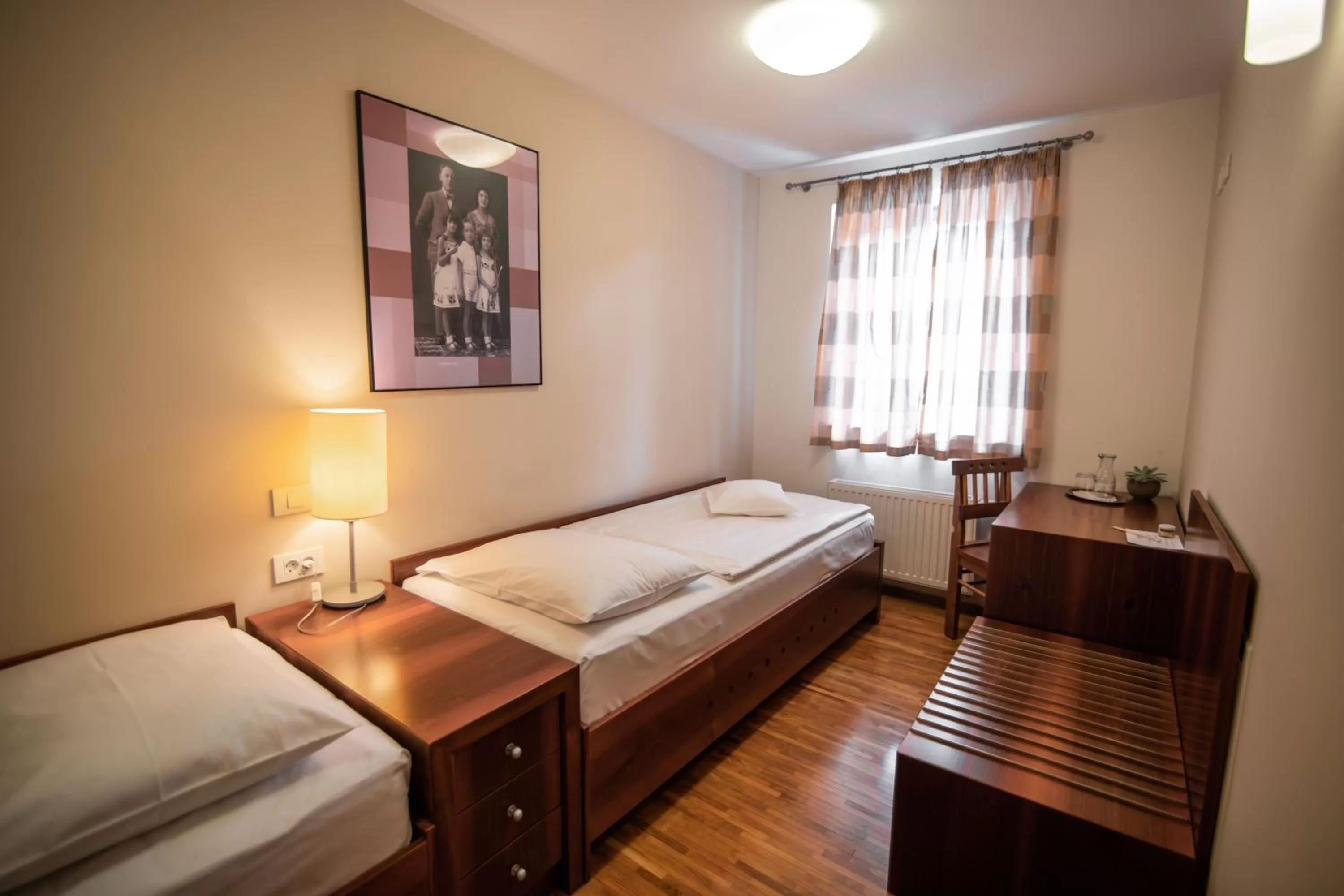 Bed in Hotel Dvor Jezersek Brnik