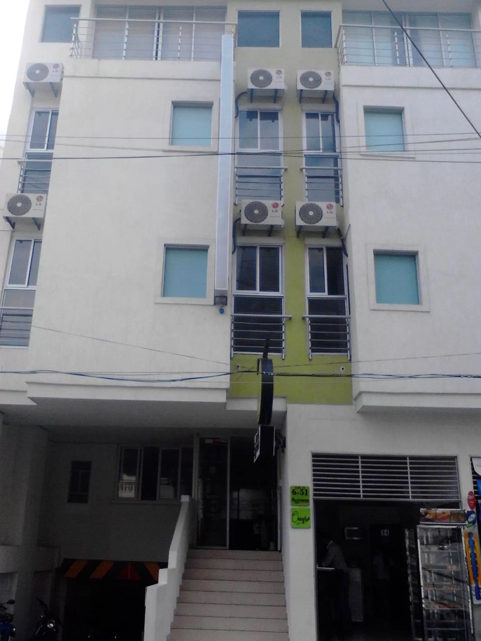 Property building in Hotel Santorini Neiva