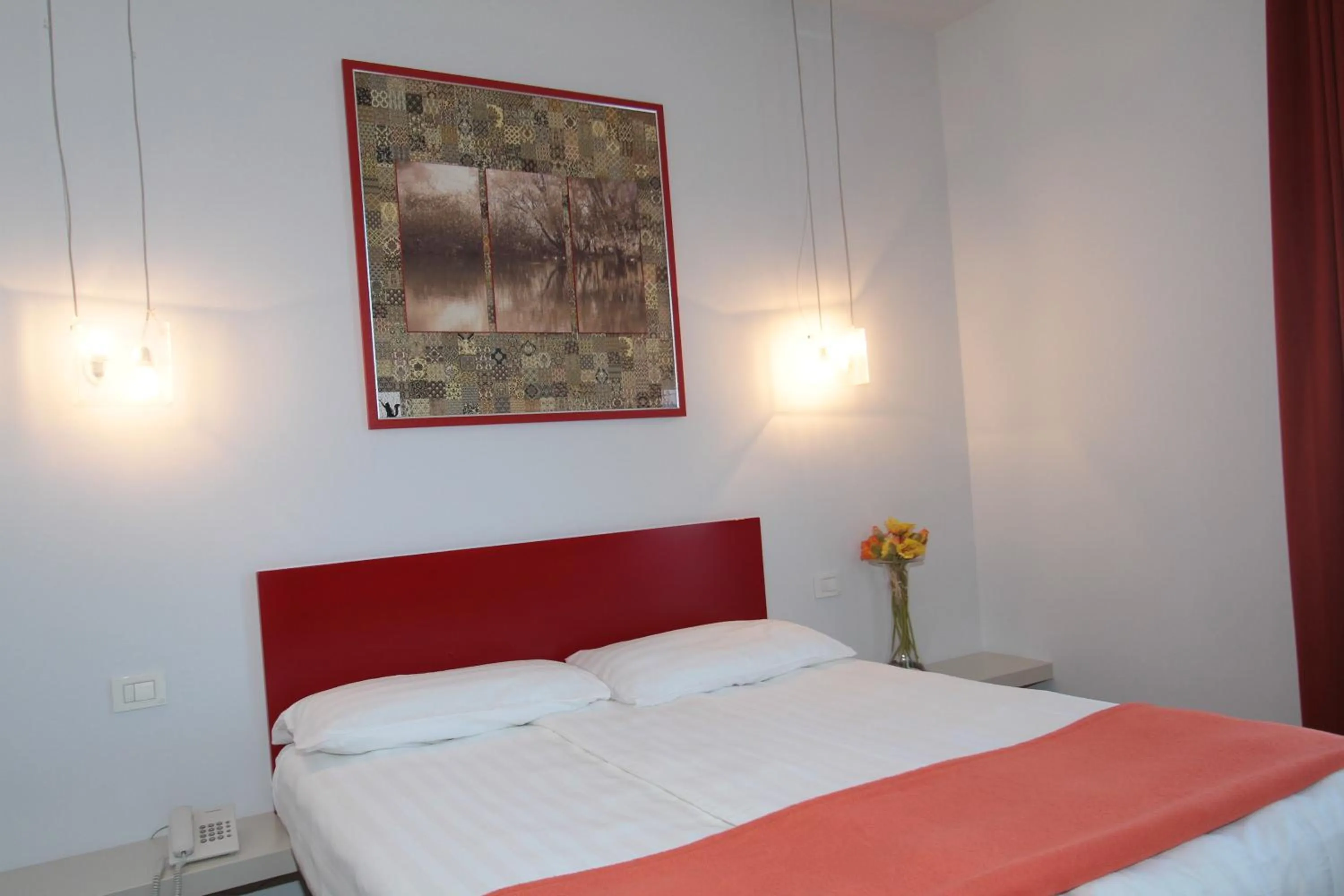 Landmark view, Bed in Hotel La Sosta