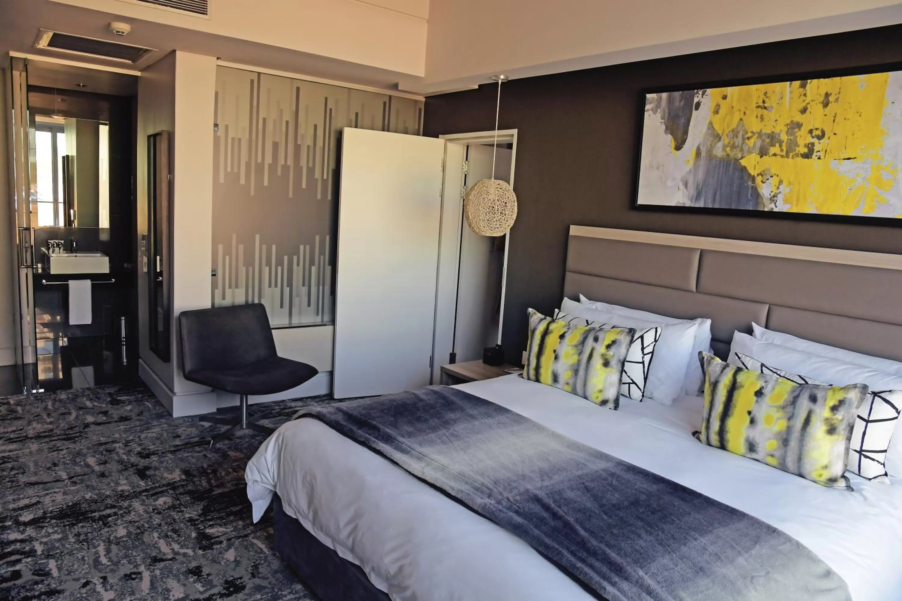 Bedroom, Bed in The Capital Menlyn Maine