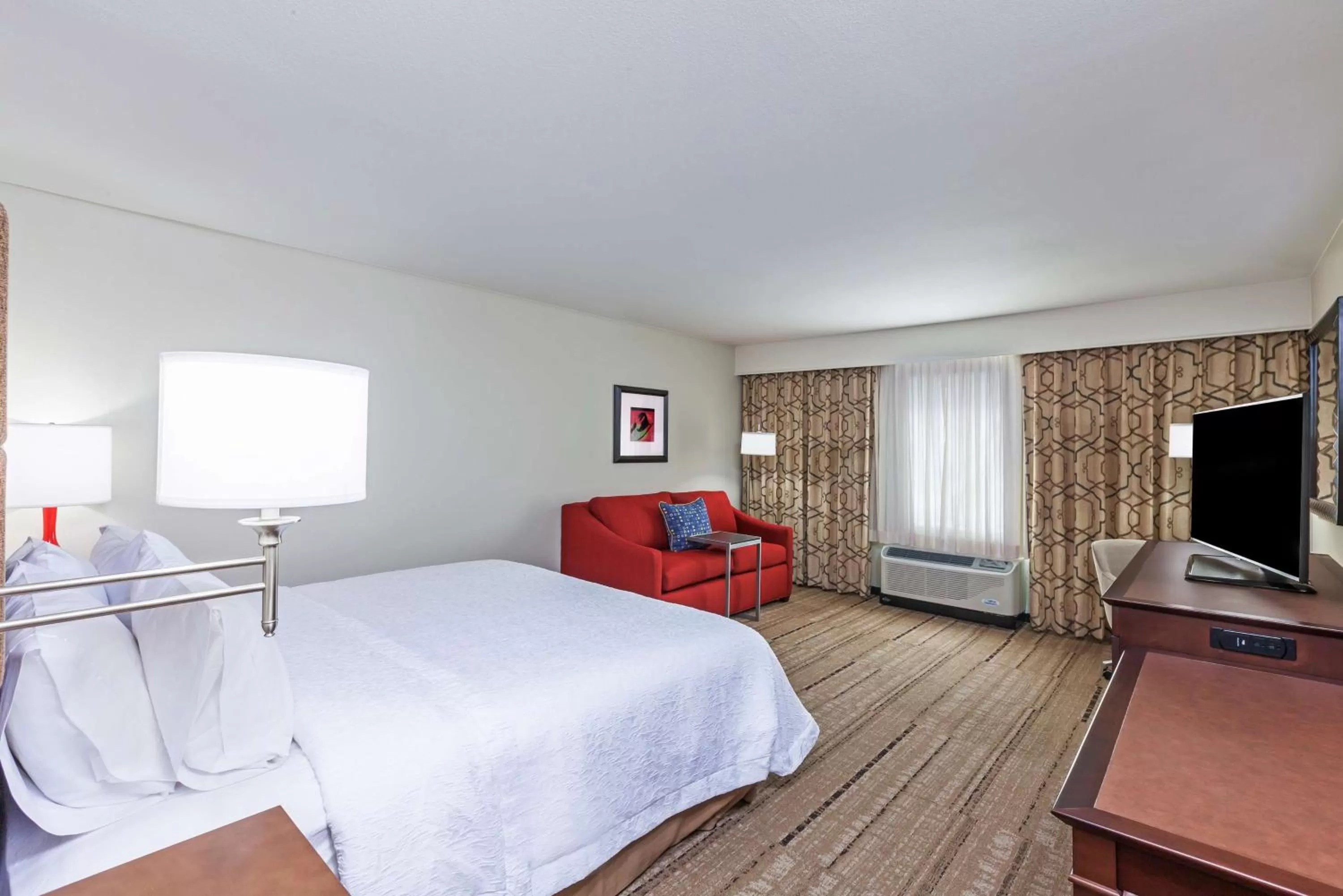 Living room, Bed in Hampton Inn & Suites Houston I-10 West Park Row, Tx