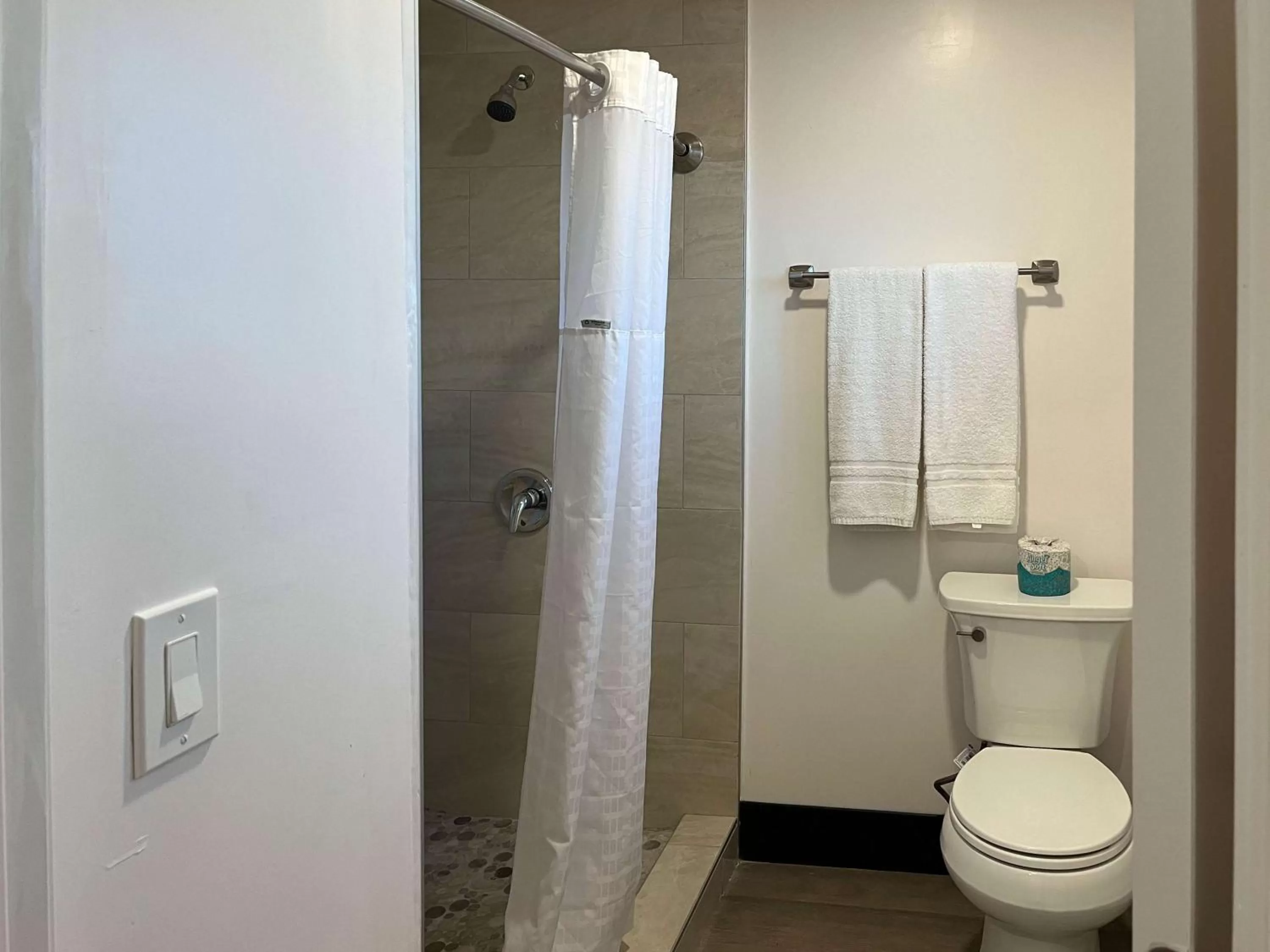 Bathroom in Motel 6 Williams AZ Downtown Grand Canyon