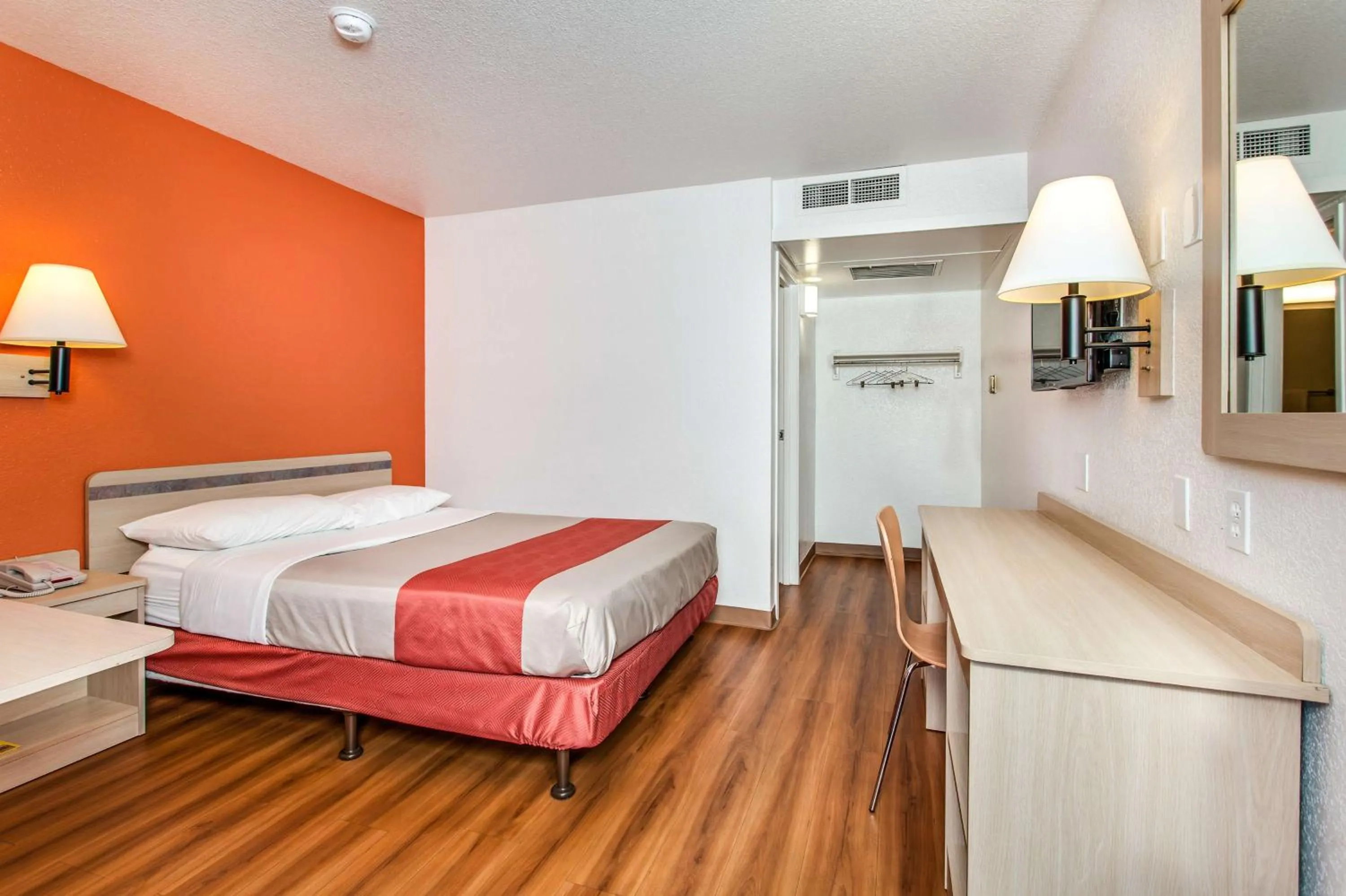 TV and multimedia, Bed in Motel 6-Vacaville, CA