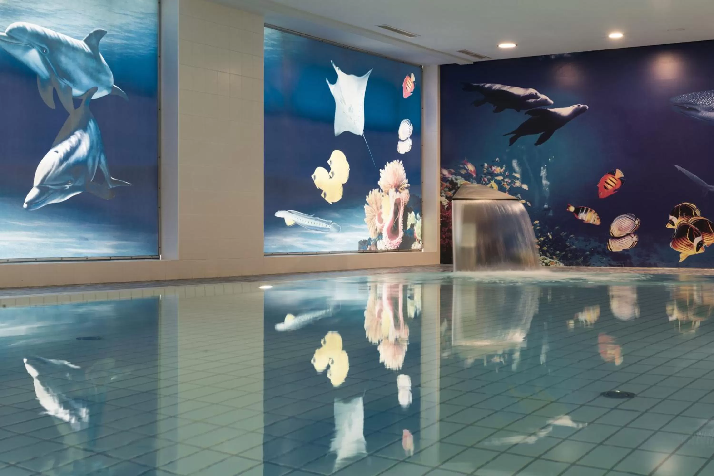 Swimming pool in Maritim proArte Hotel Berlin