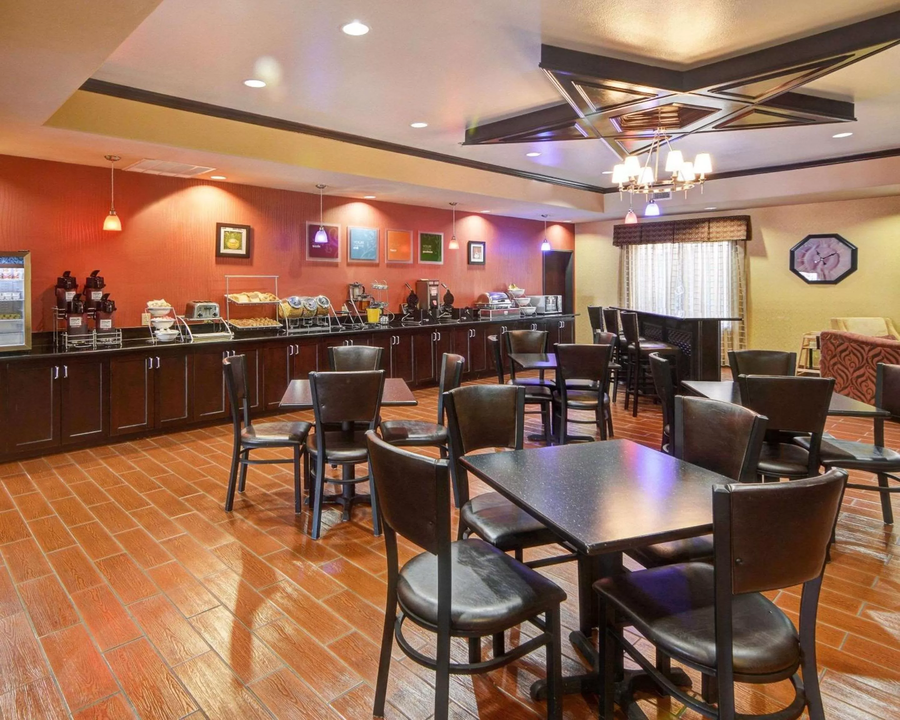 Restaurant/places to eat in Comfort Suites Lake Worth