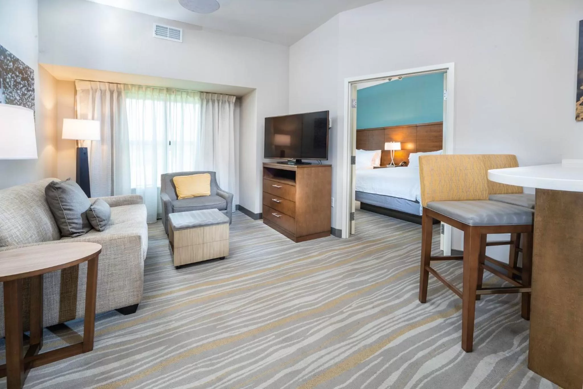 Photo of the whole room, Bed in Staybridge Suites - Summerville by IHG