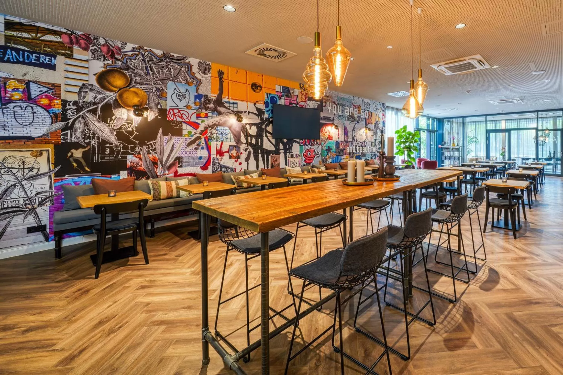 Restaurant/Places to Eat in NYCE Hotel Hannover