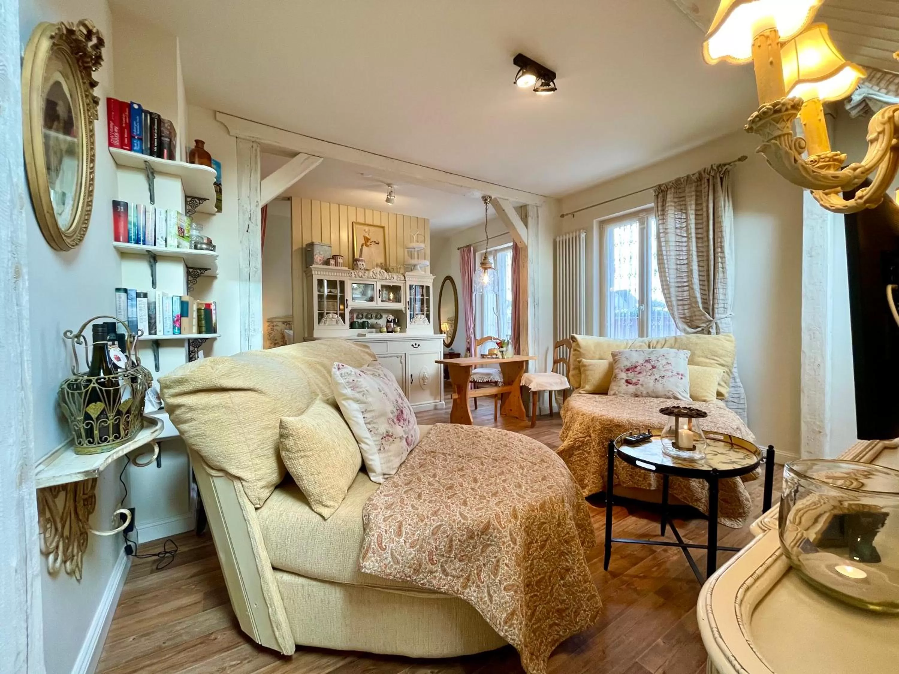 Kitchen or kitchenette in Weißt Du noch - Gästehäuser & Suiten