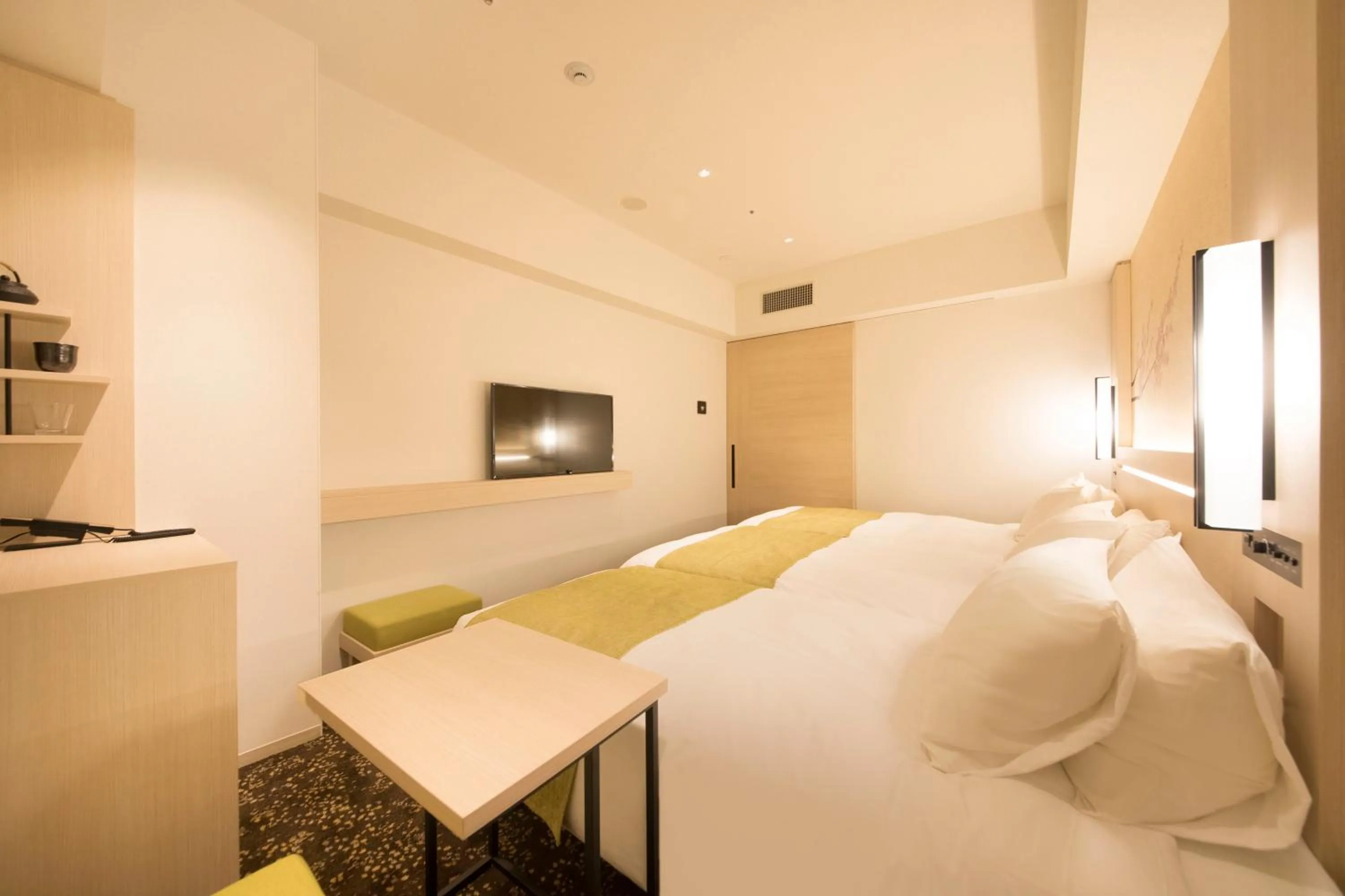 Bed in Hotel Yaenomidori Tokyo