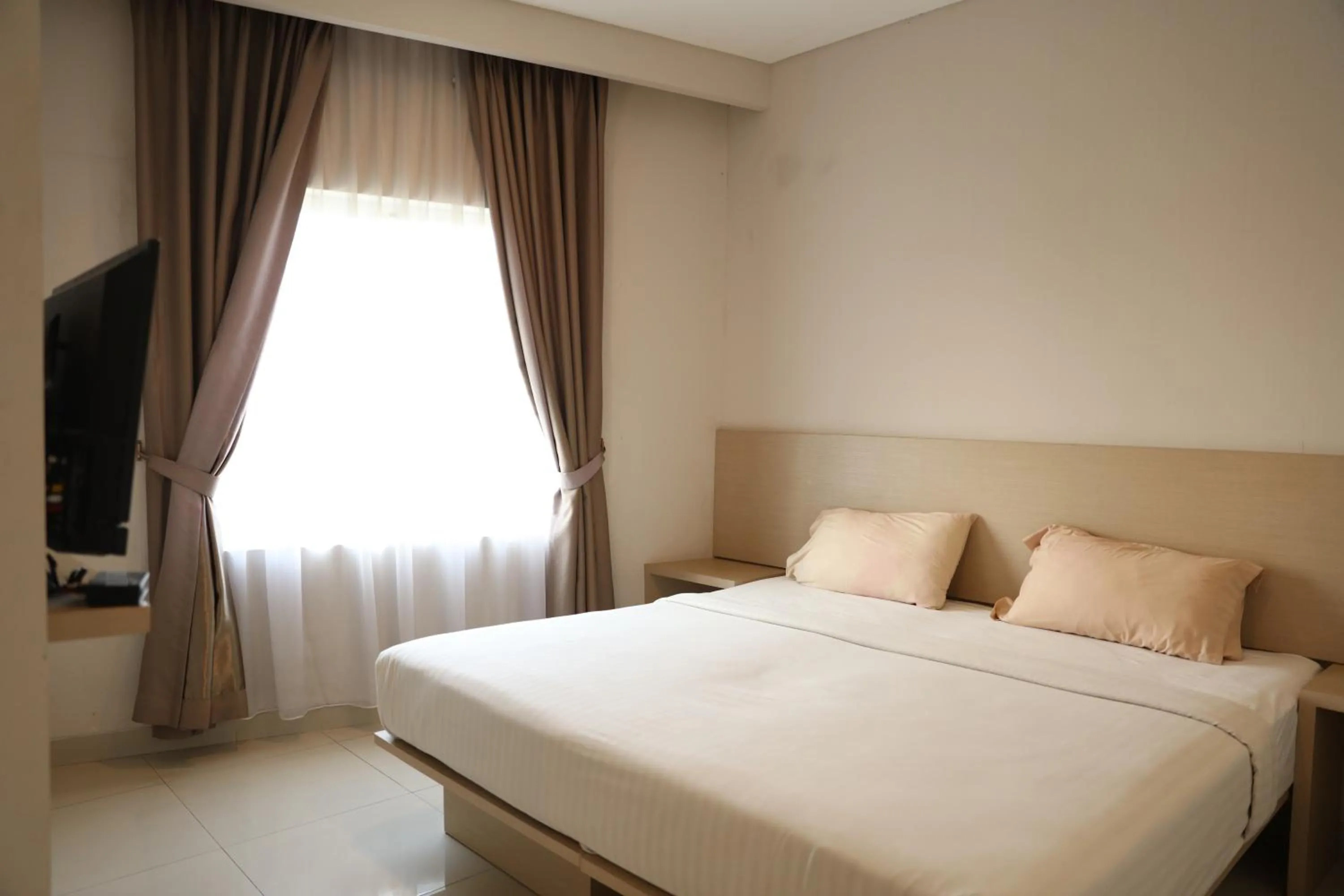 Bed in Bale Ocasa by Behomy