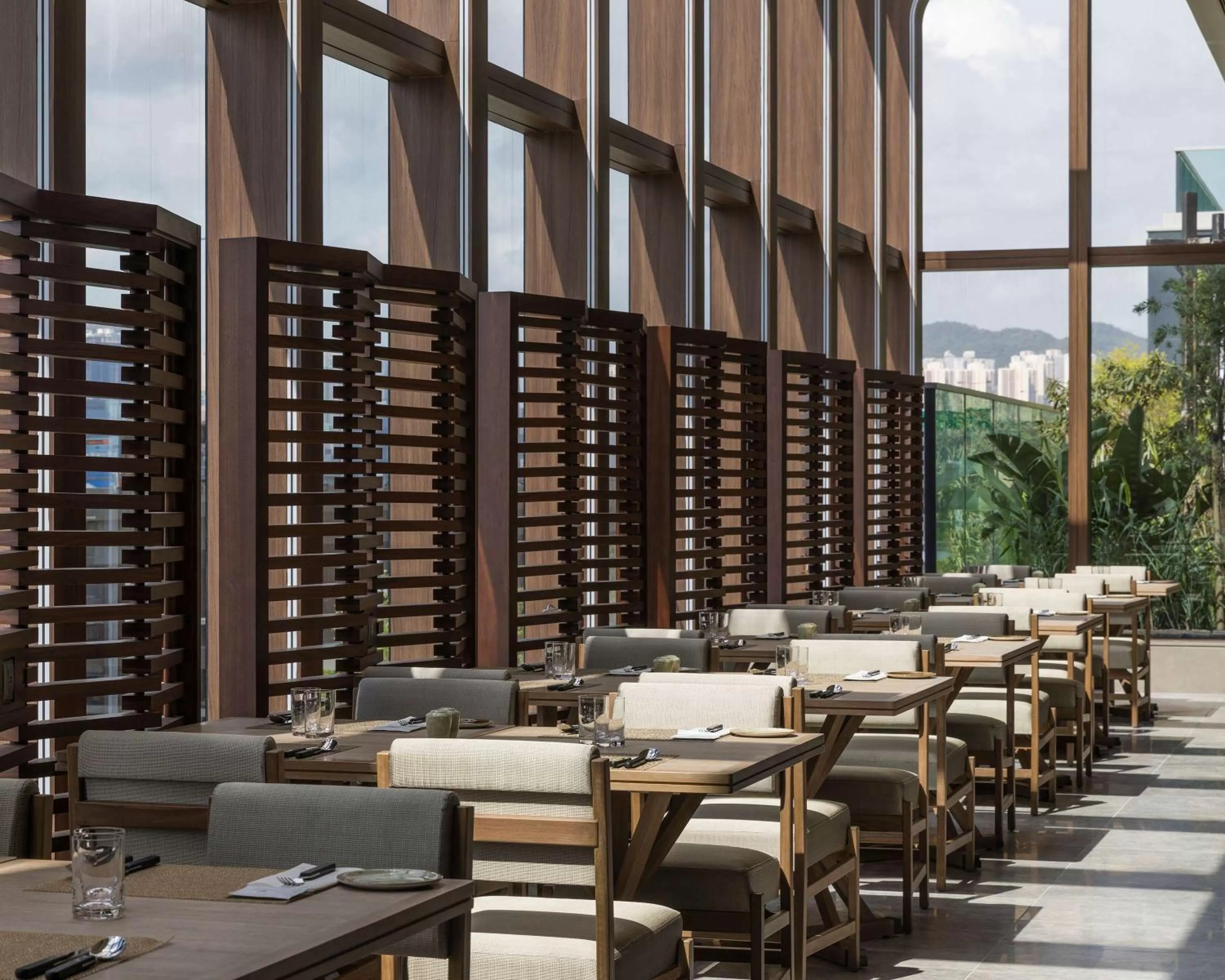 Restaurant/places to eat in Hyatt Centric Victoria Harbour