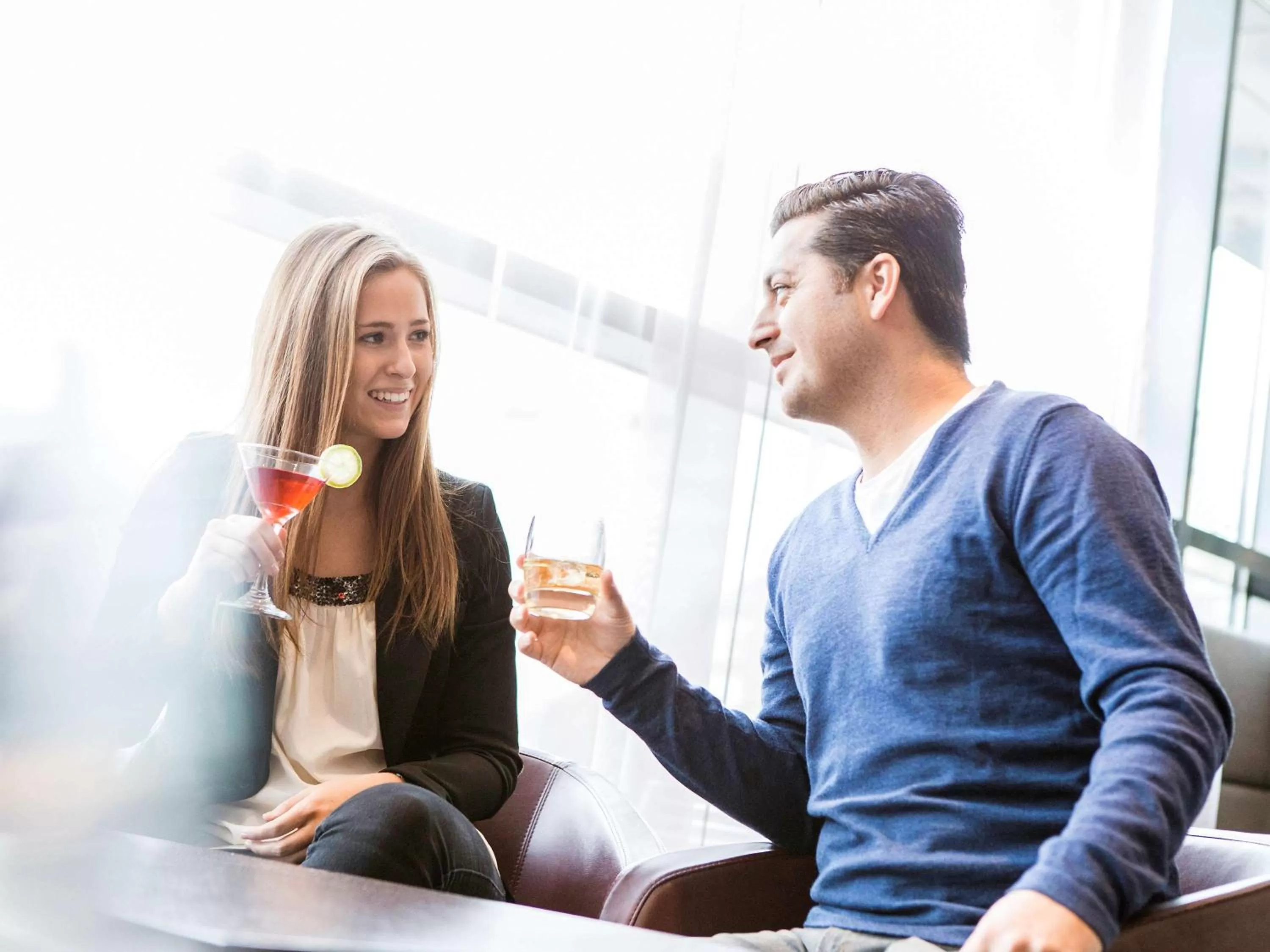 Lounge or bar in Novotel Hamburg City Alster