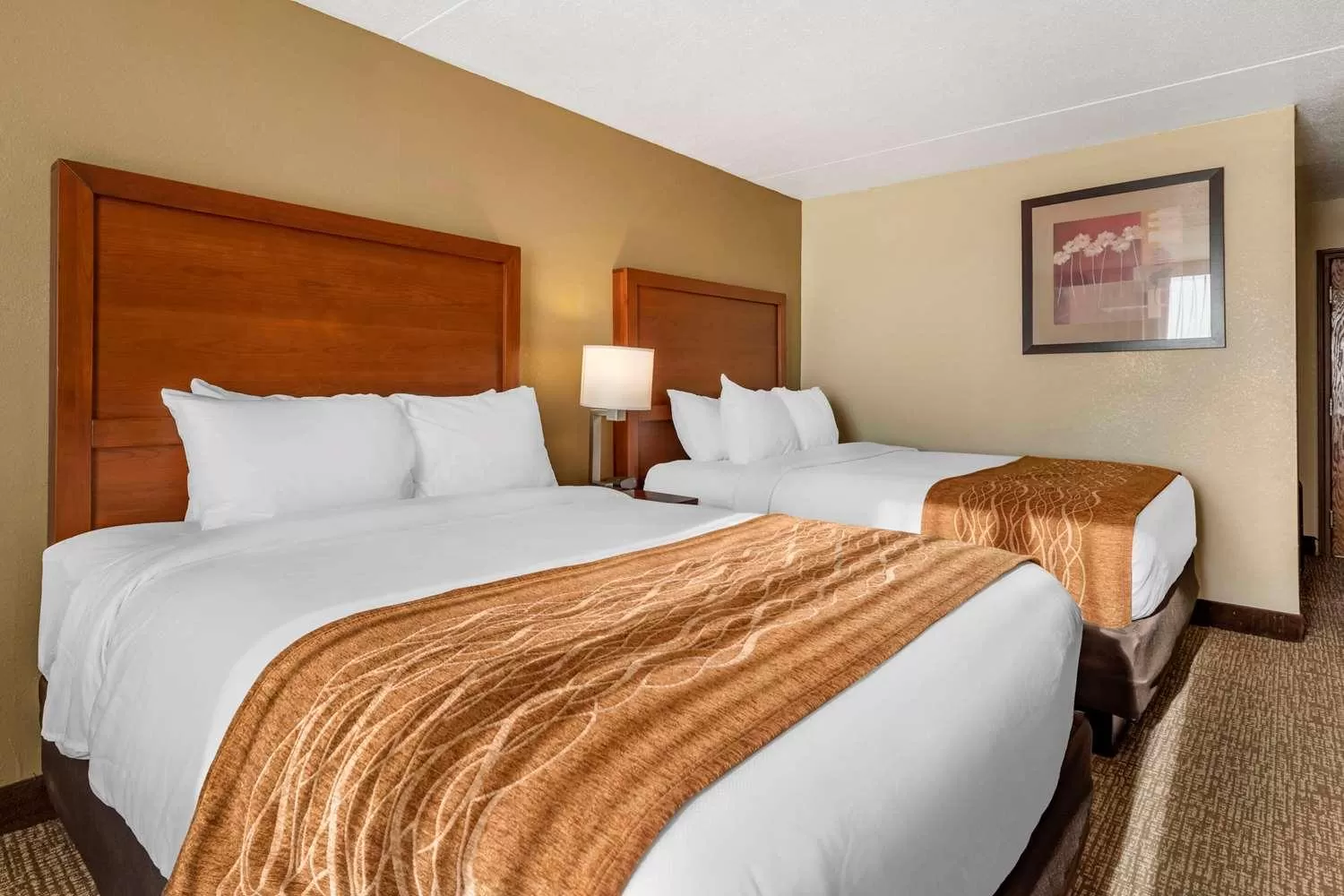 Bedroom, Bed in Comfort Inn & Suites Triadelphia - Wheeling