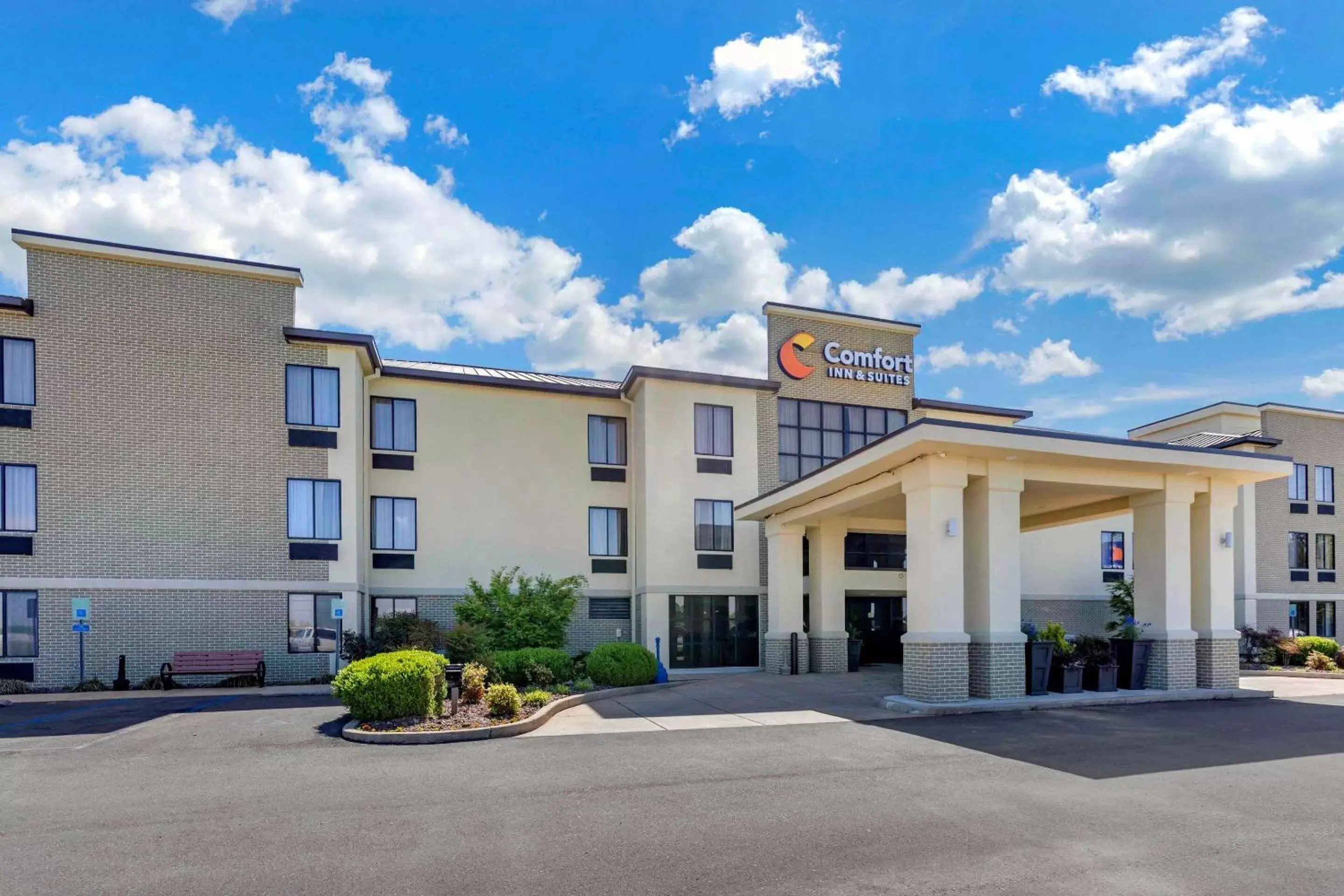 Comfort Inn & Suites Comfort Inn & Suites