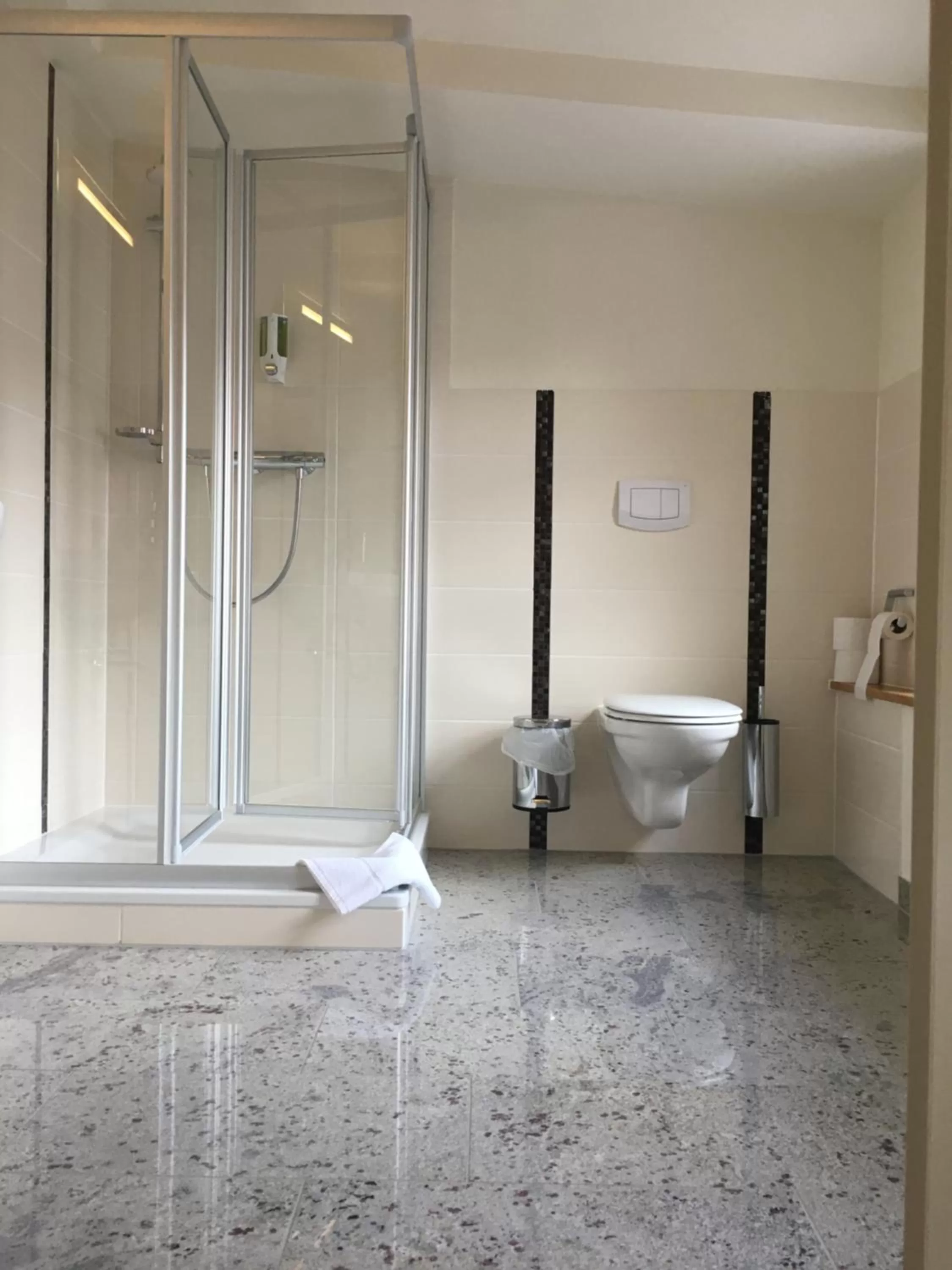 Bathroom in Fachwerk-Hotel Eisenbart