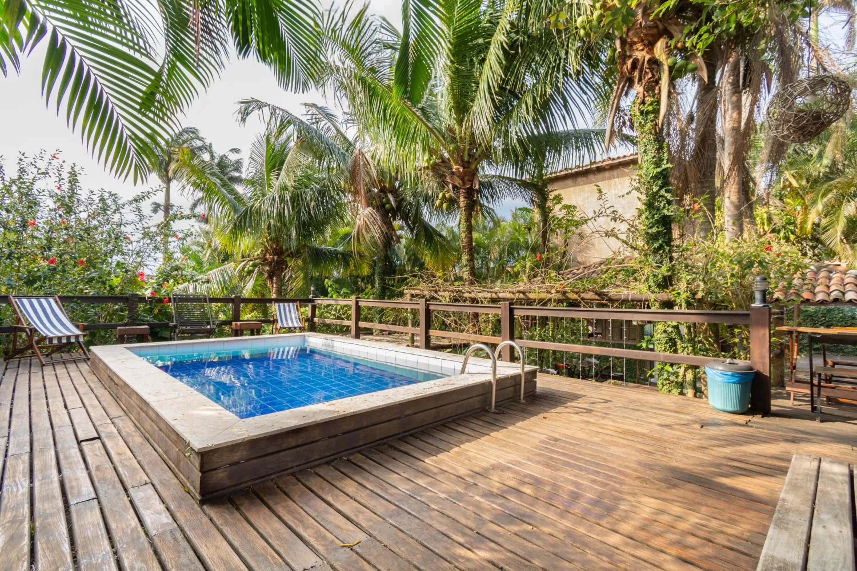 Swimming pool in Pousada Afrika