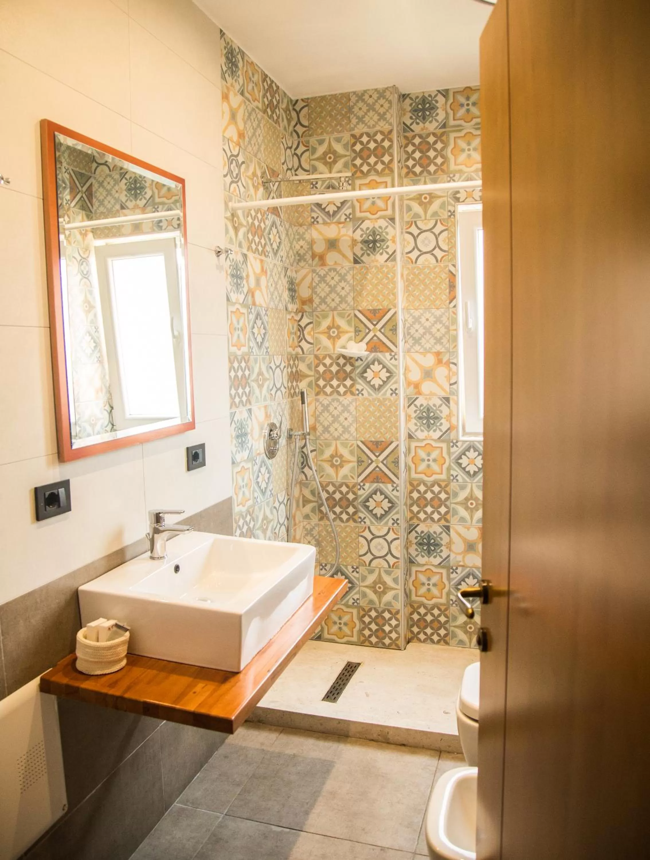 Shower in Oda Hotel Tirana