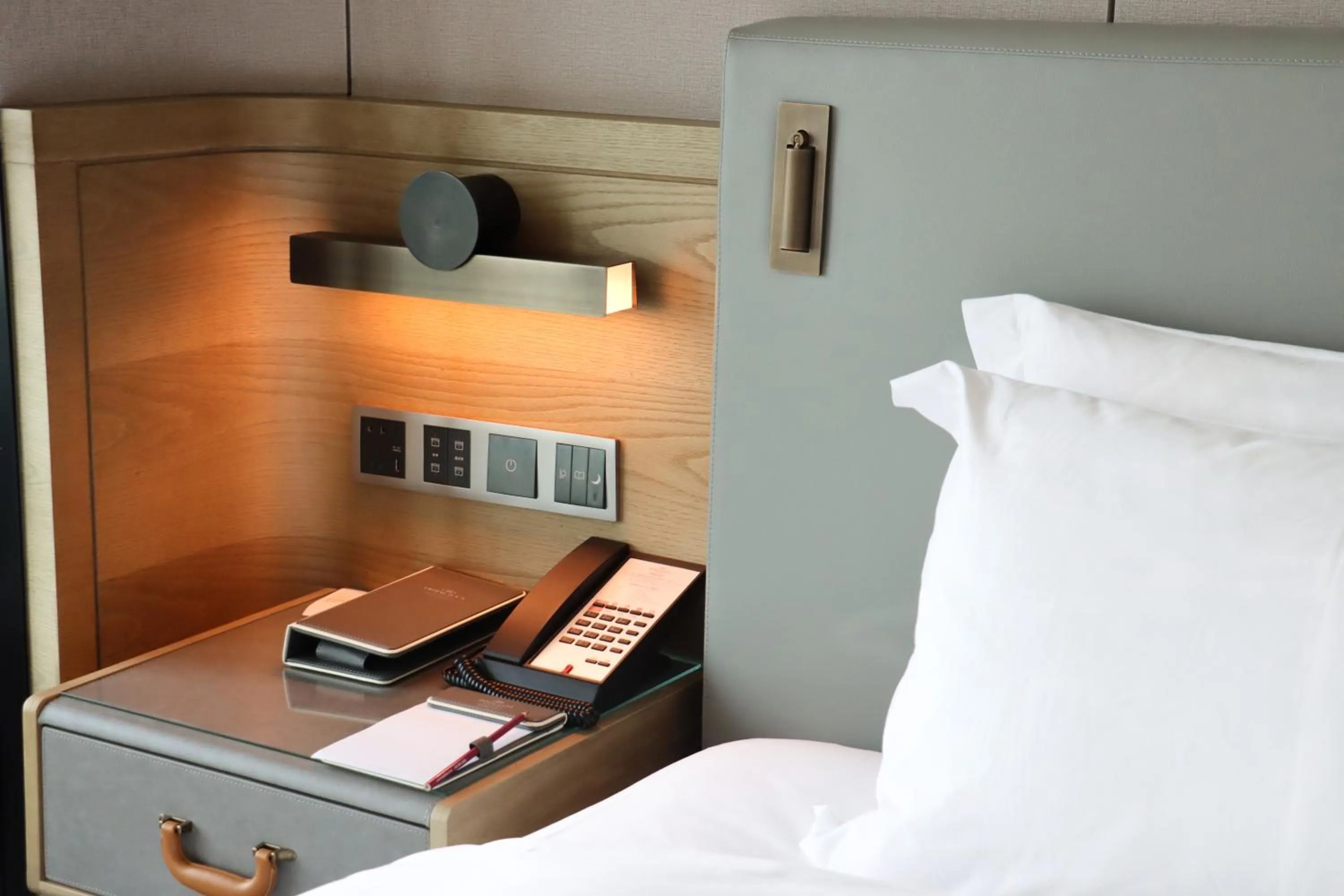 Bedroom, Bed in Crowne Plaza Chaozhou Riverside by IHG